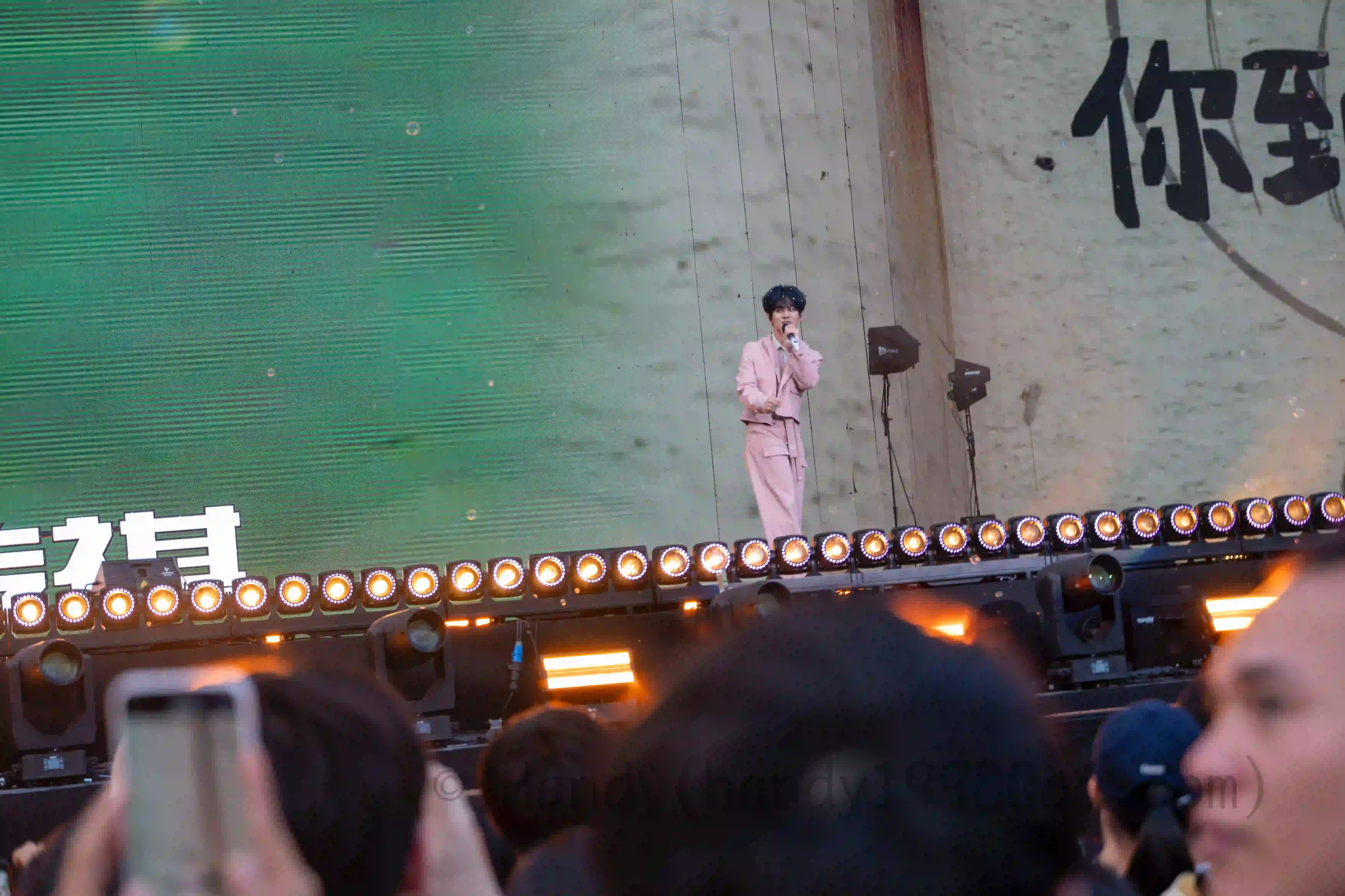 <h2 class='text-xl text-white'>徐子未</h2>