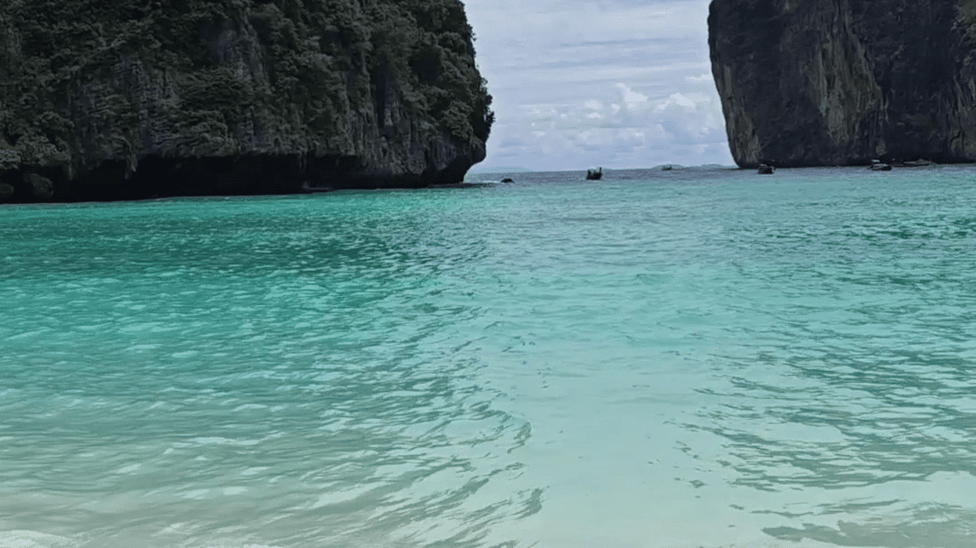 <h2 class='text-xl text-white'>【250617】皮皮岛一日游 at白月光号</h2>