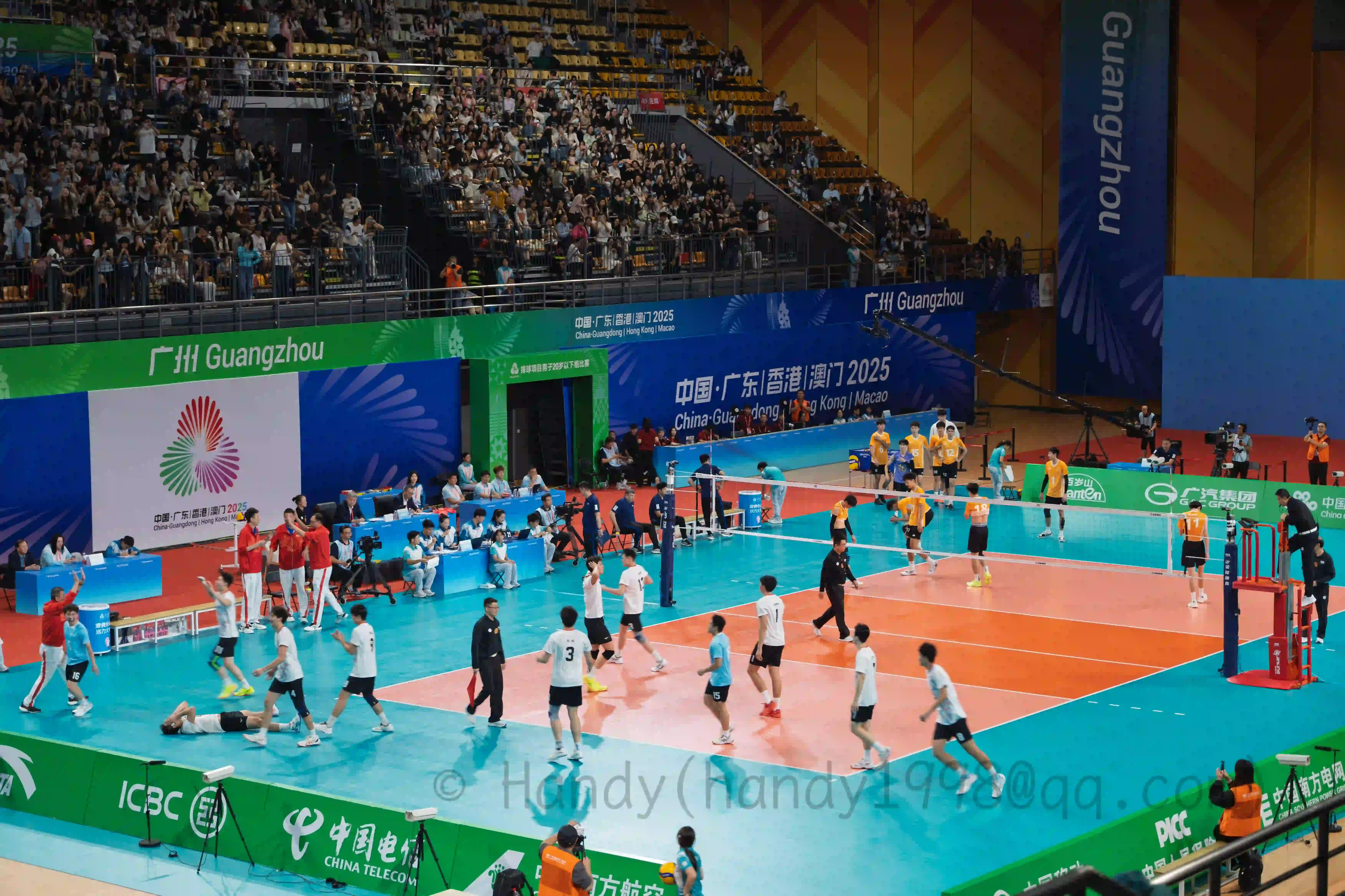 <h2 class='text-xl text-white'>河南队 3 比 0 胜</h2>