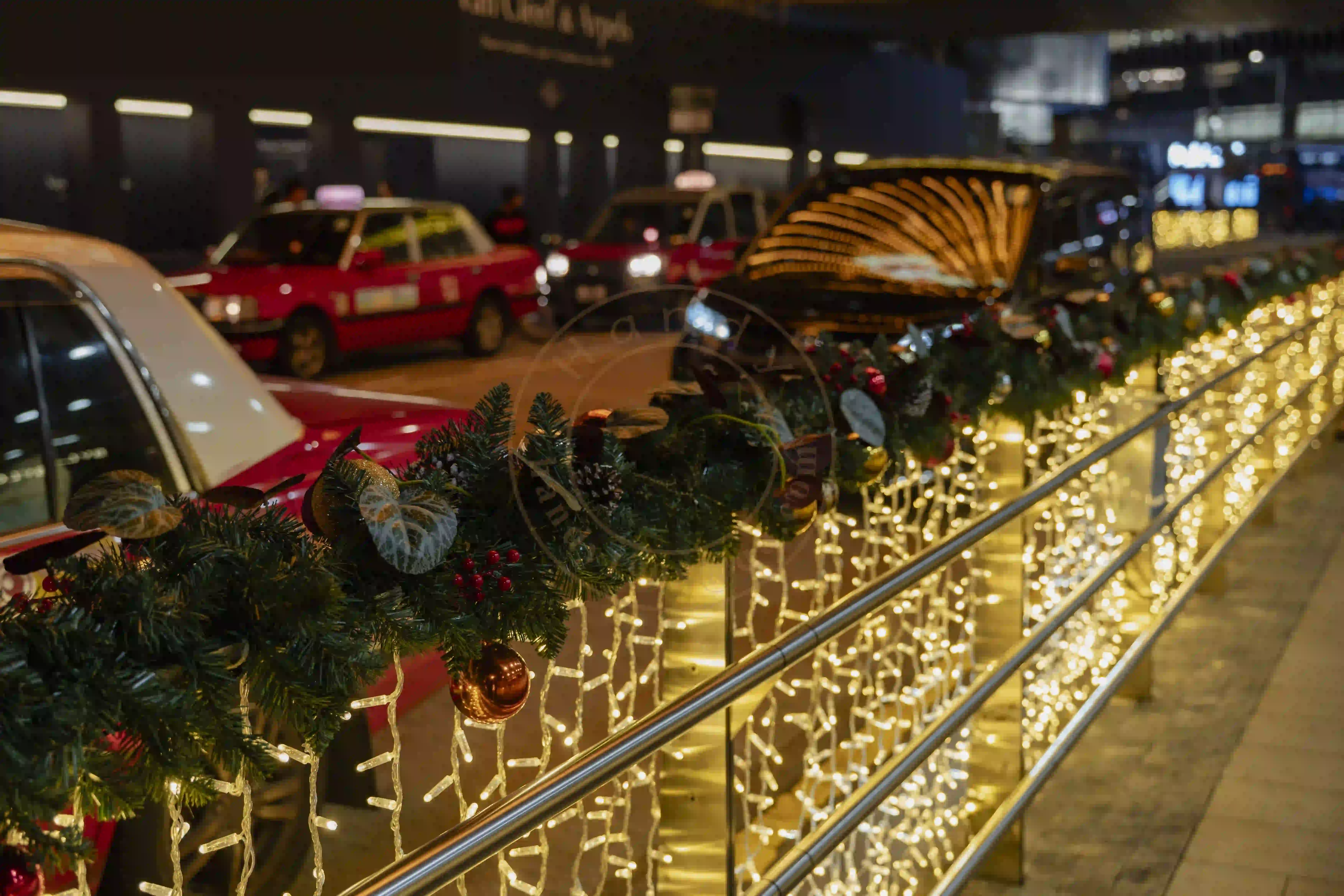 <h2 class='text-xl text-white'>扶手装饰上新</h2>