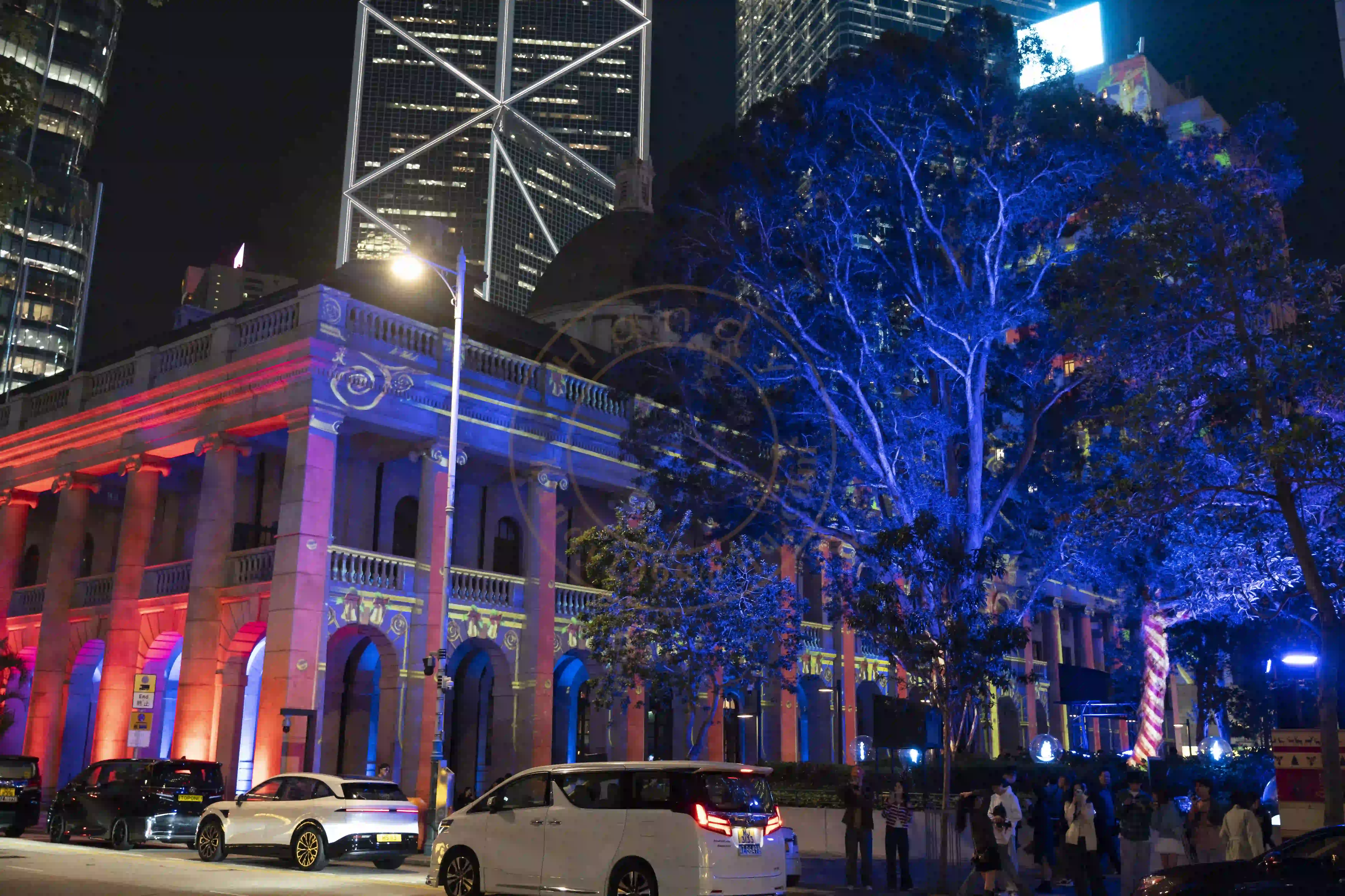 <h2 class='text-xl text-white'>灯光秀2</h2>