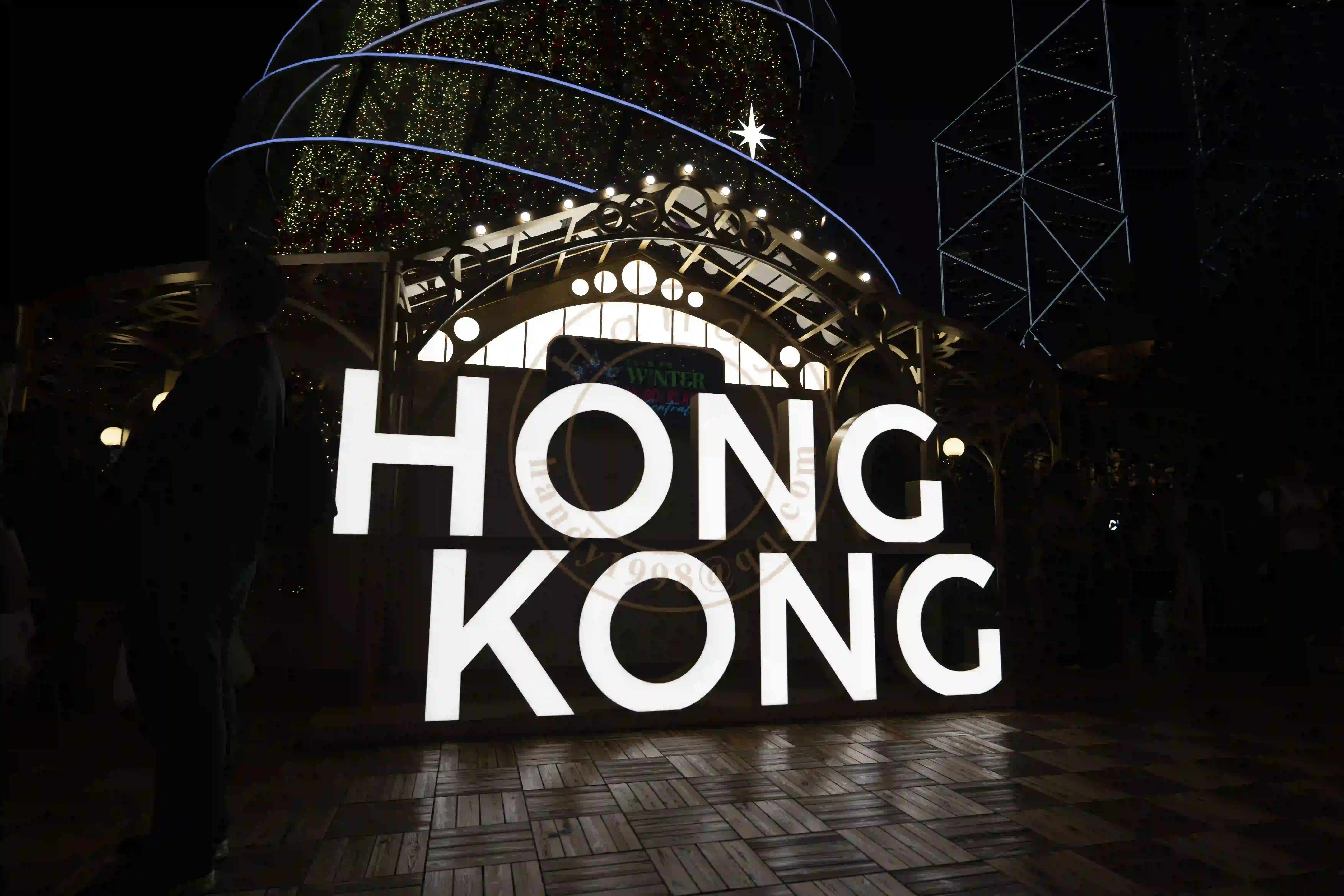 <h2 class='text-xl text-white'>HONGKONG 字样</h2>