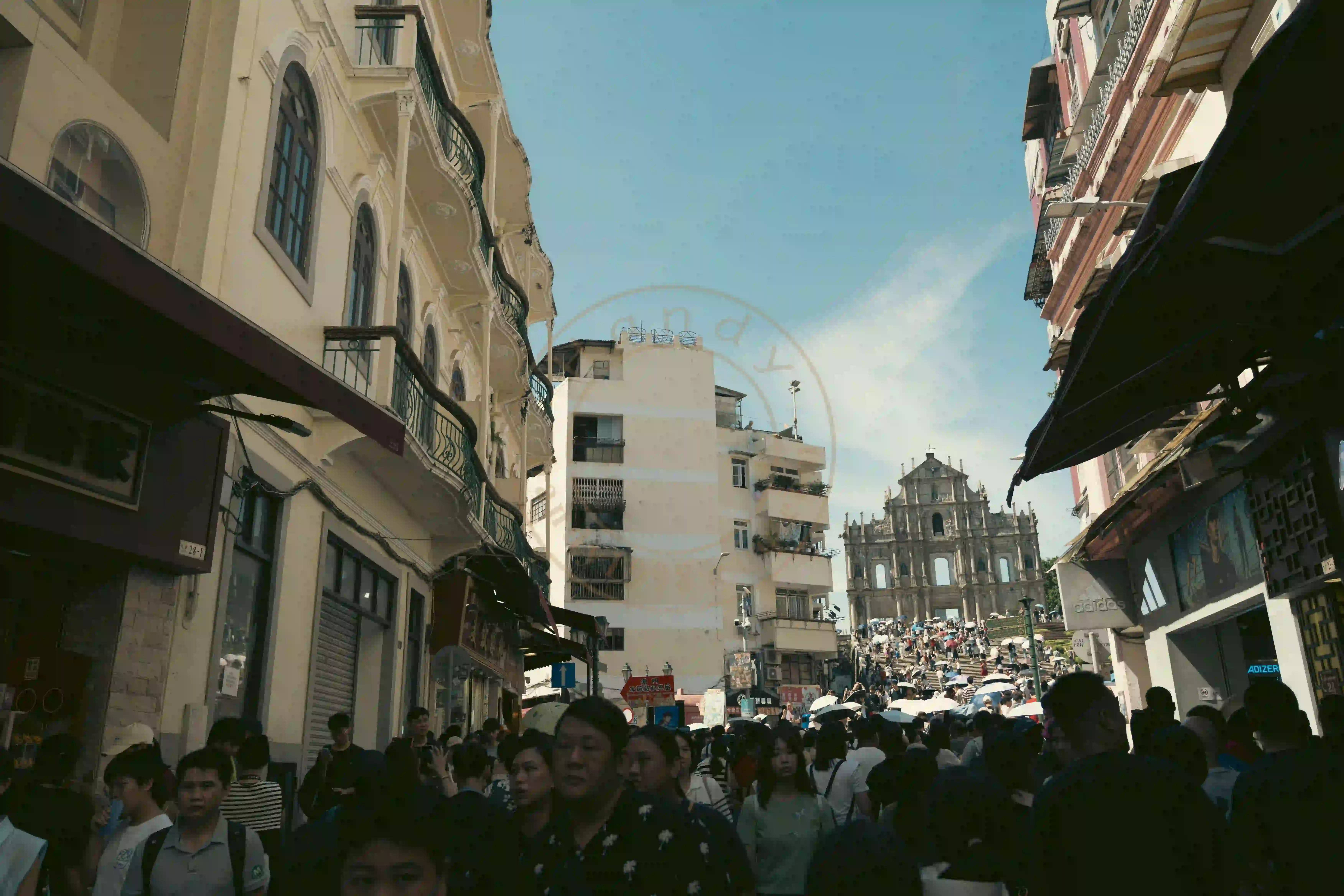 <h2 class='text-xl text-white'></h2>