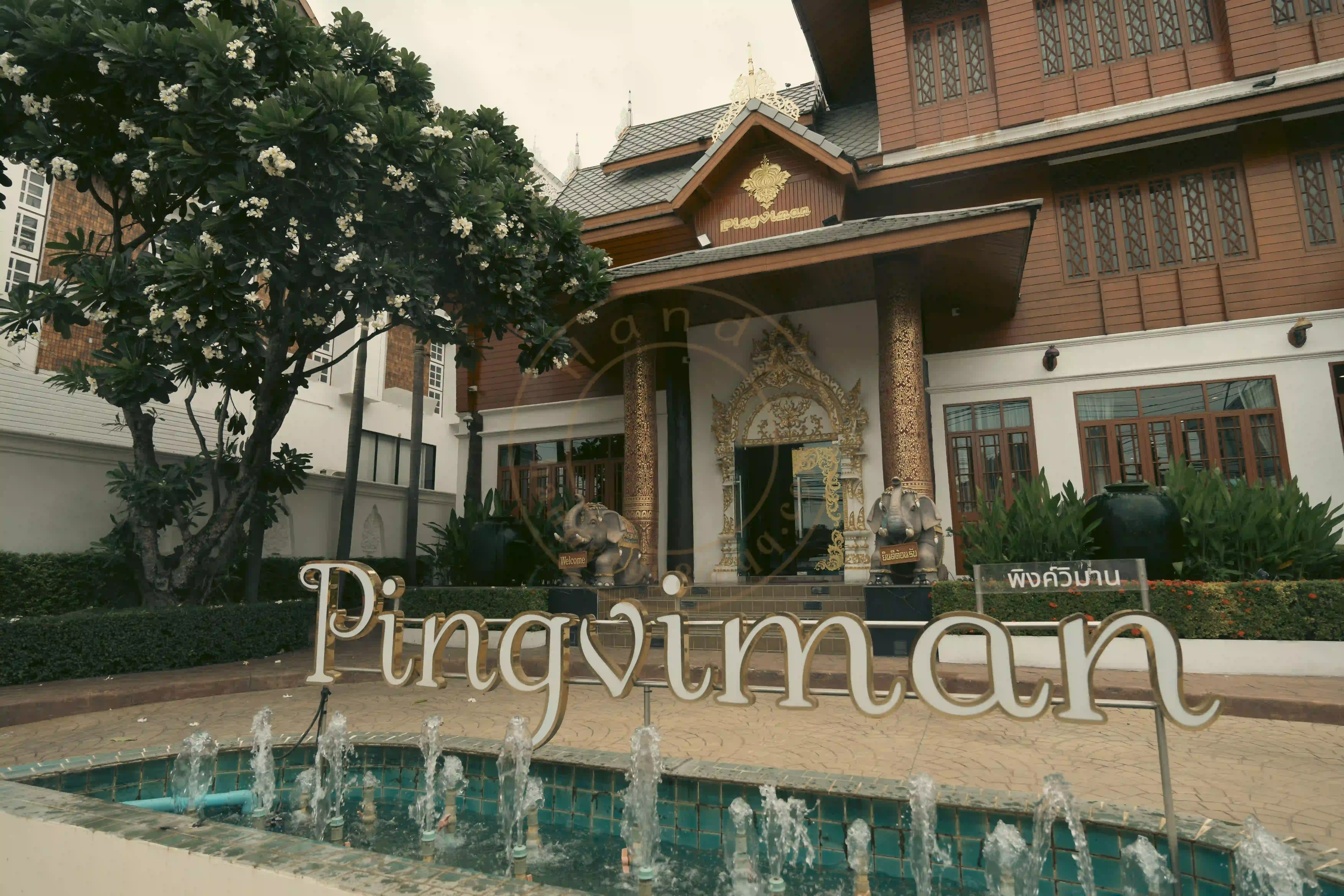 <h2 class='text-xl text-white'></h2>