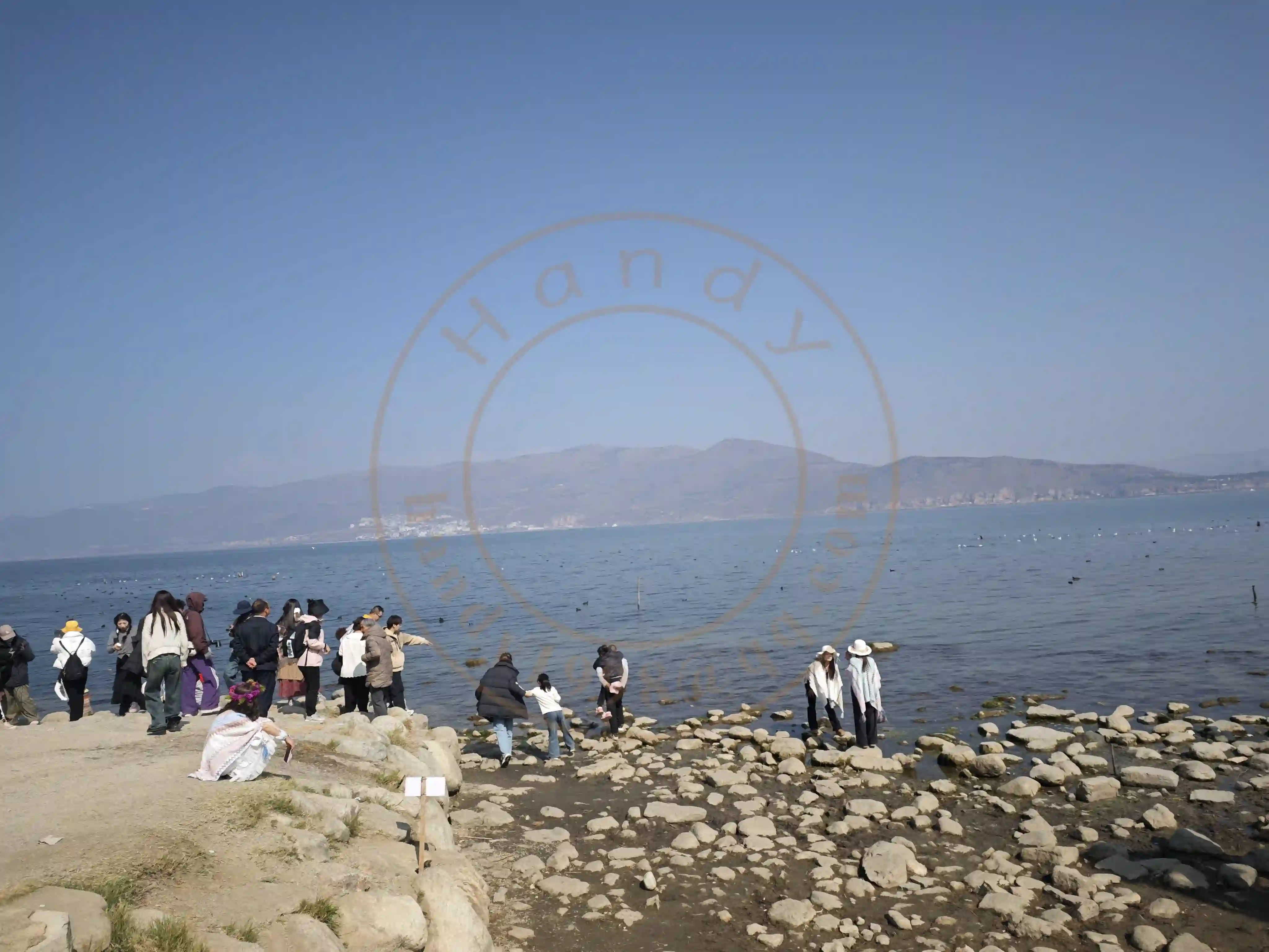 <h2 class='text-xl text-white'></h2>