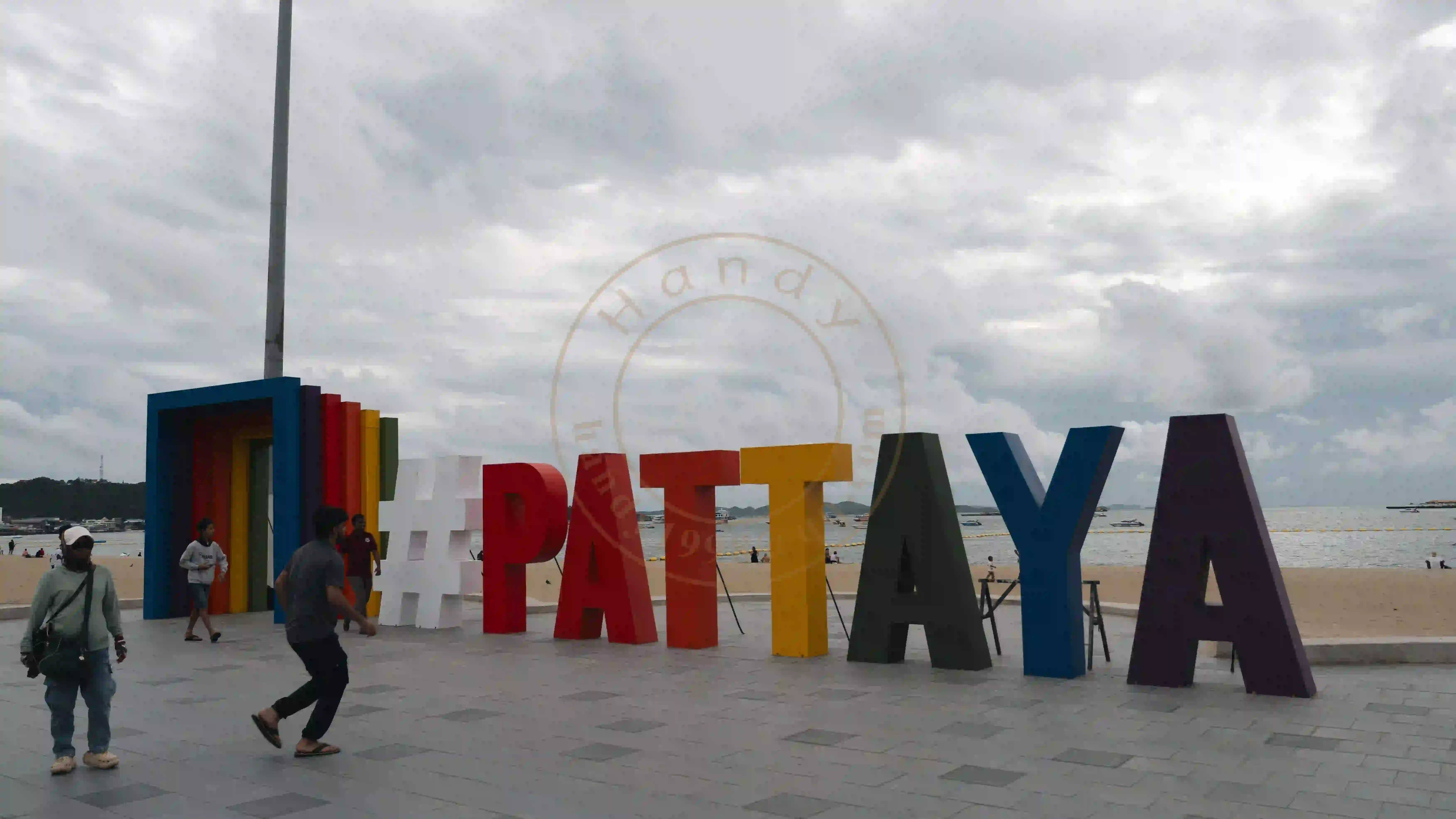 <h2 class='text-xl text-white'></h2>