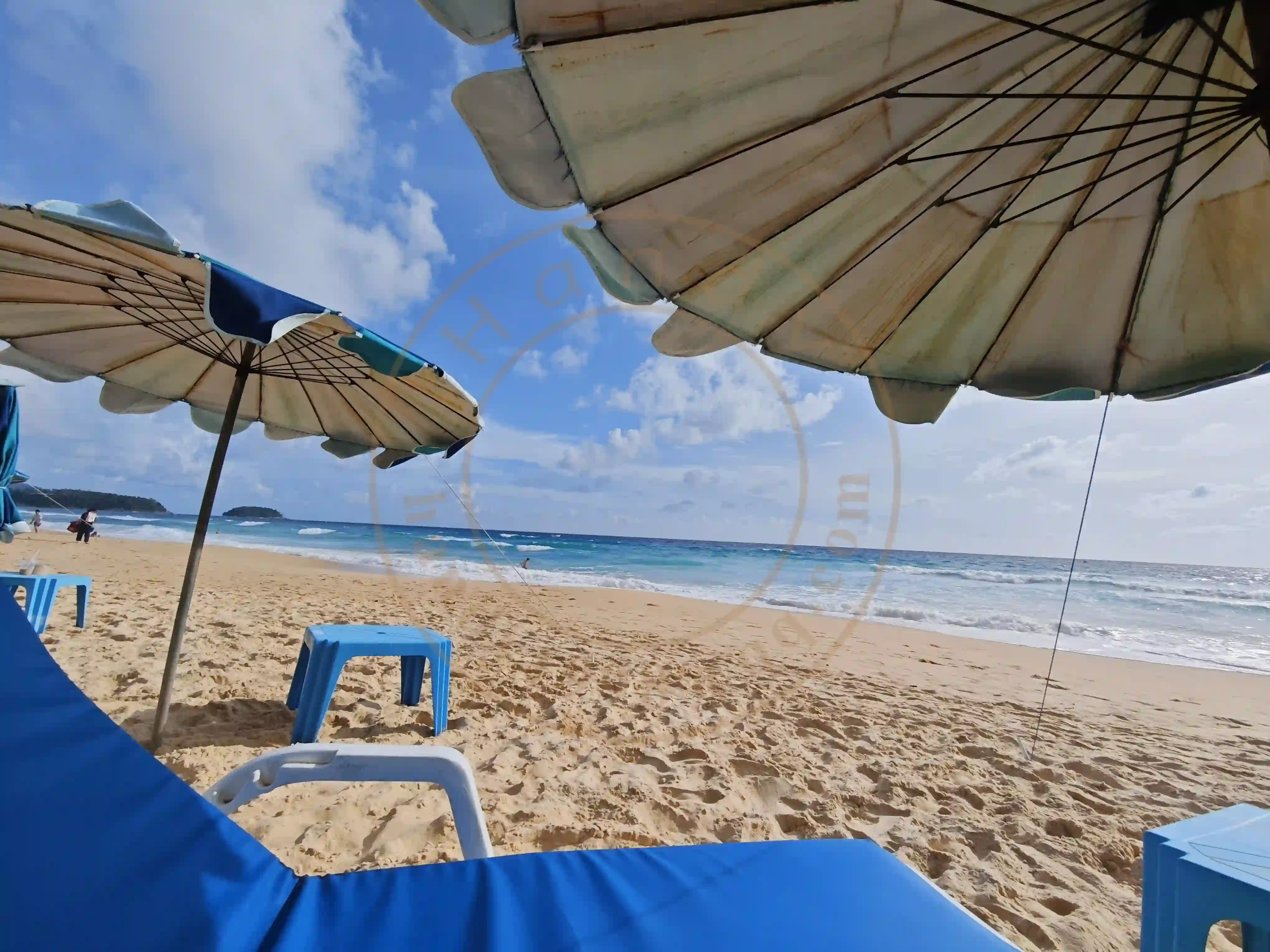 <h2 class='text-xl text-white'></h2>