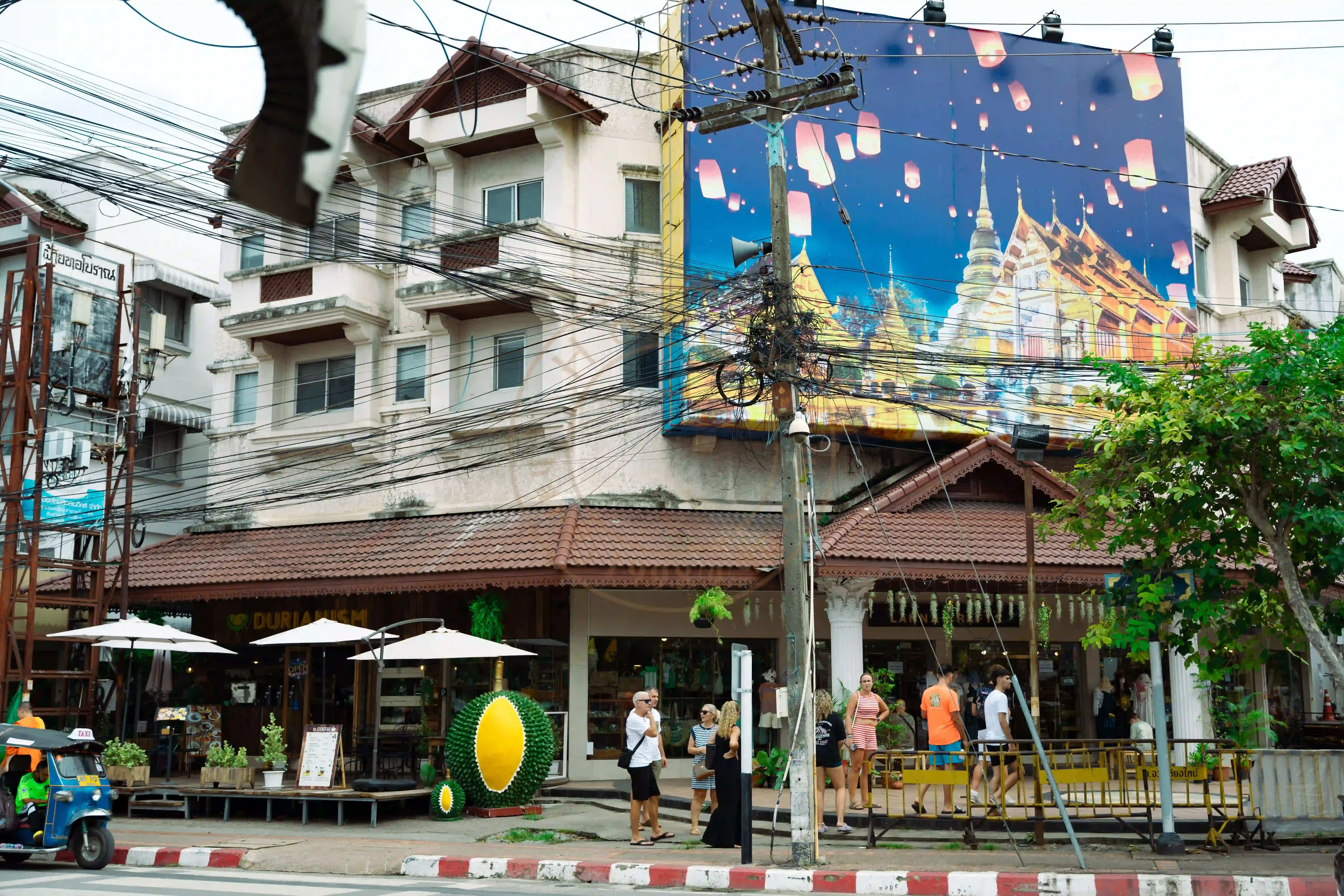 <h2 class='text-xl text-white'></h2>