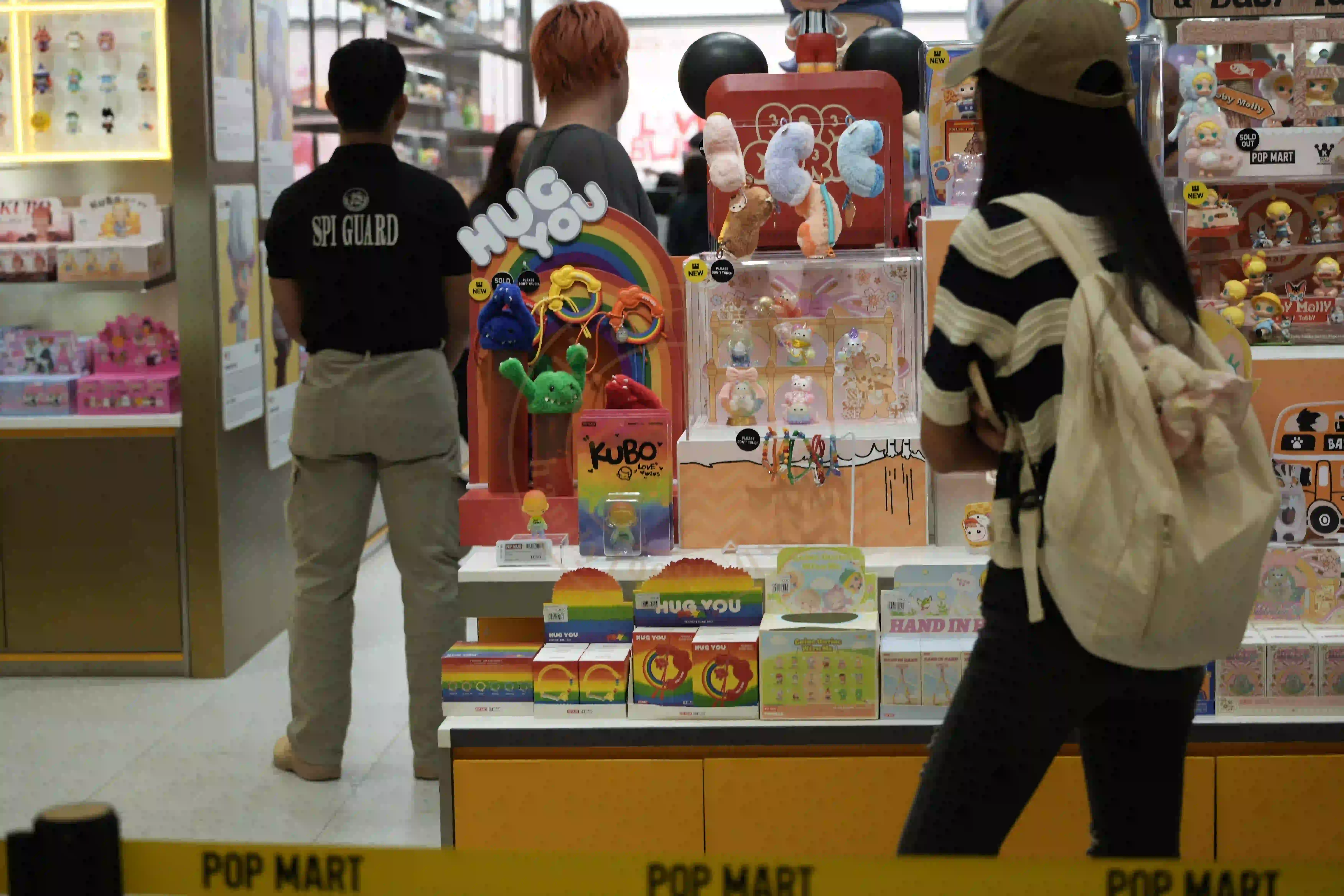 <h2 class='text-xl text-white'></h2>