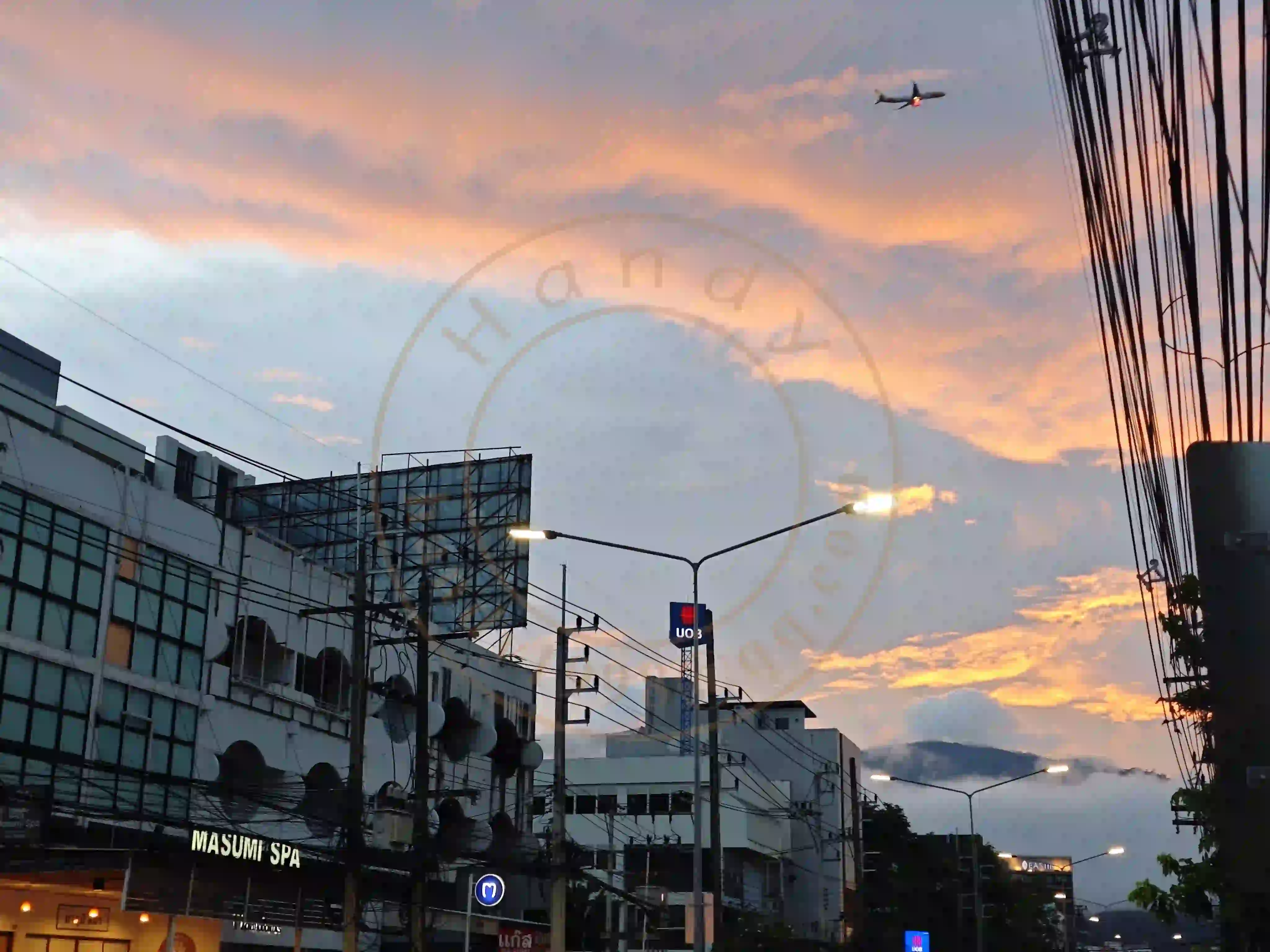 <h2 class='text-xl text-white'></h2>