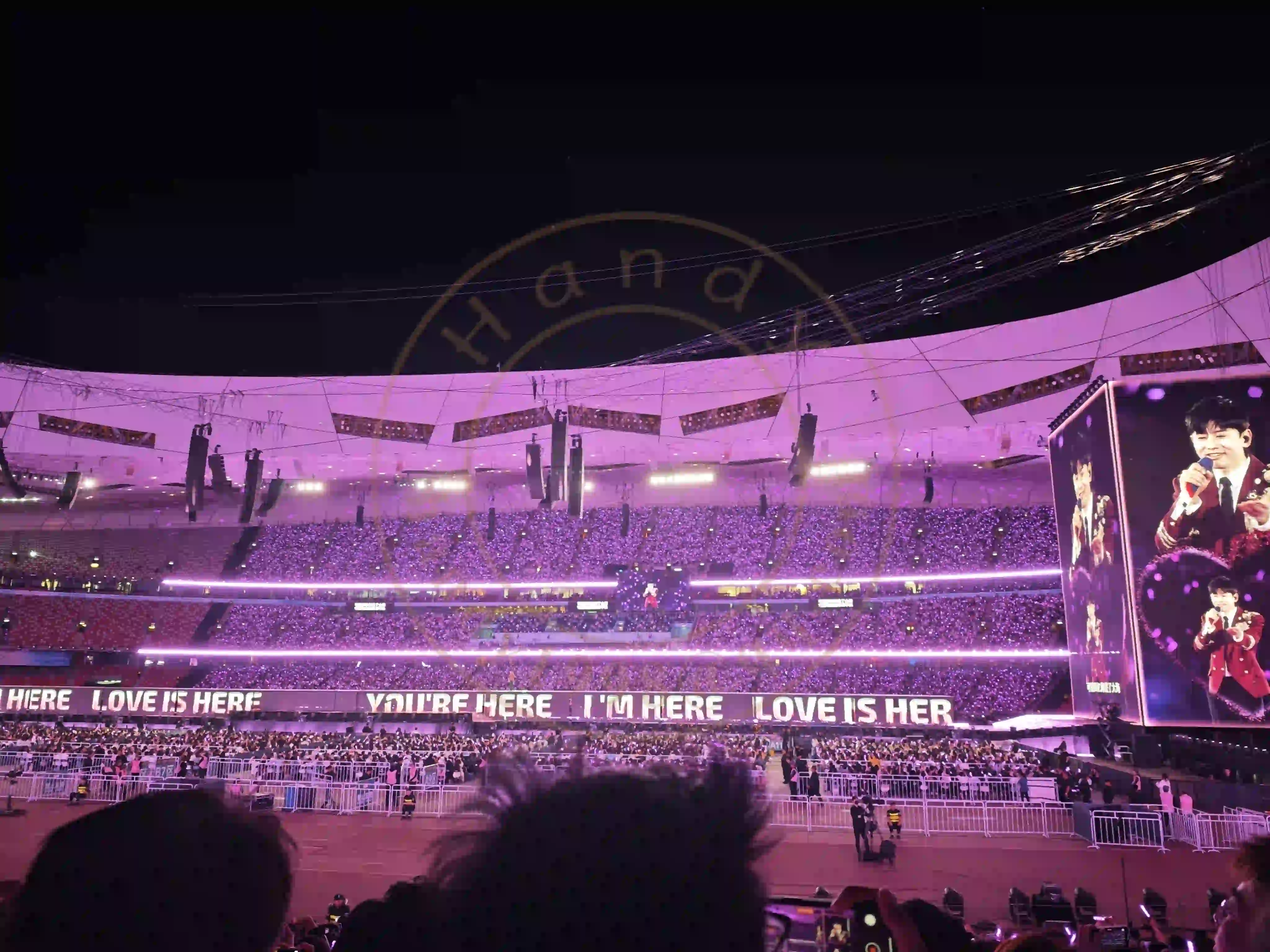 <h2 class='text-xl text-white'></h2>