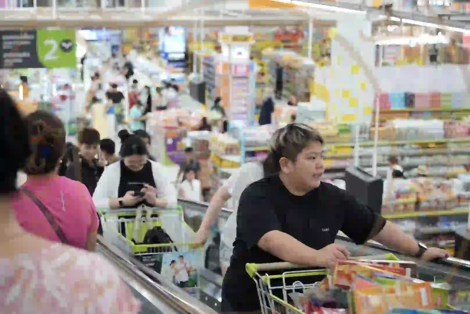 <h2 class='text-xl text-white'></h2>