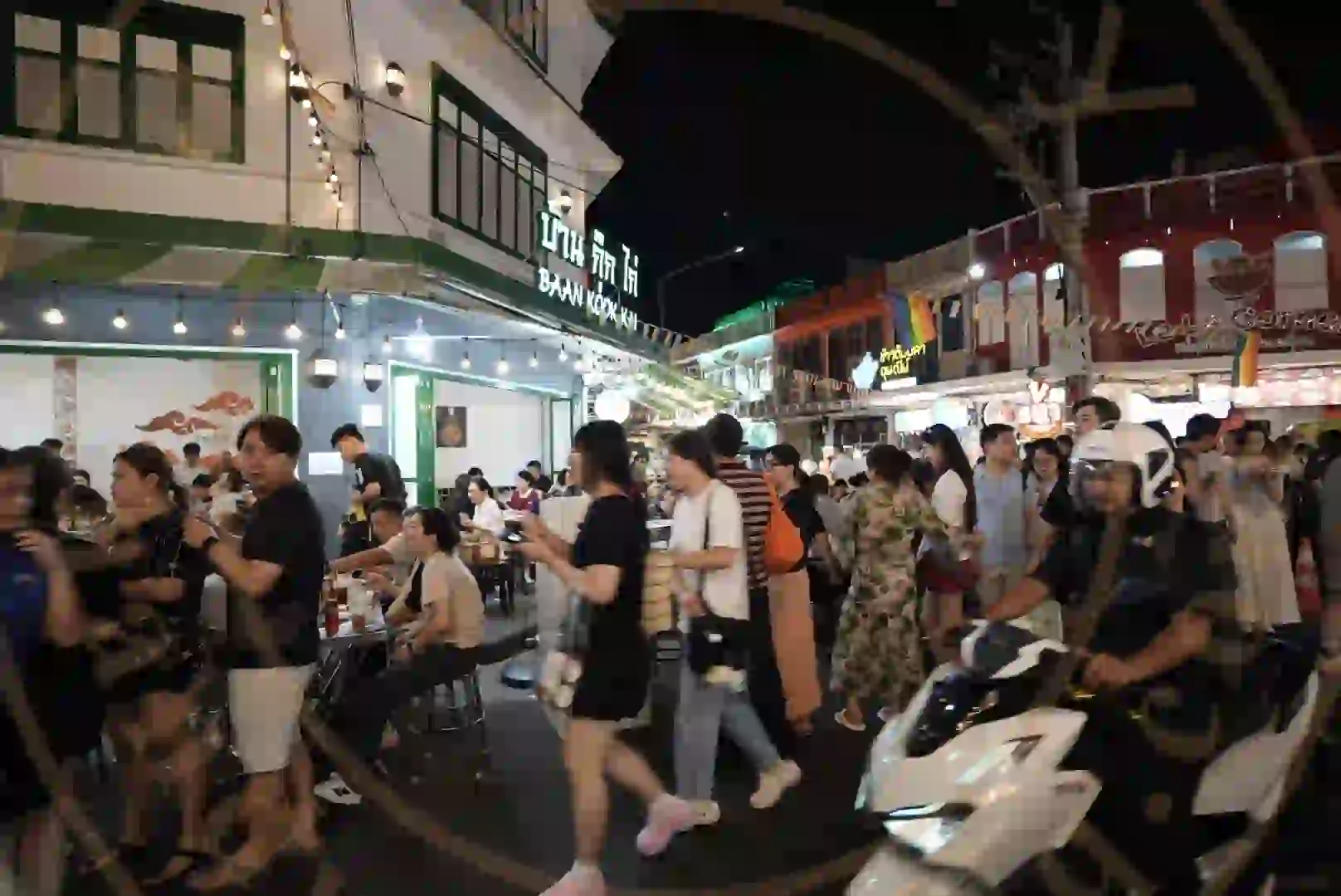 <h2 class='text-xl text-white'></h2>