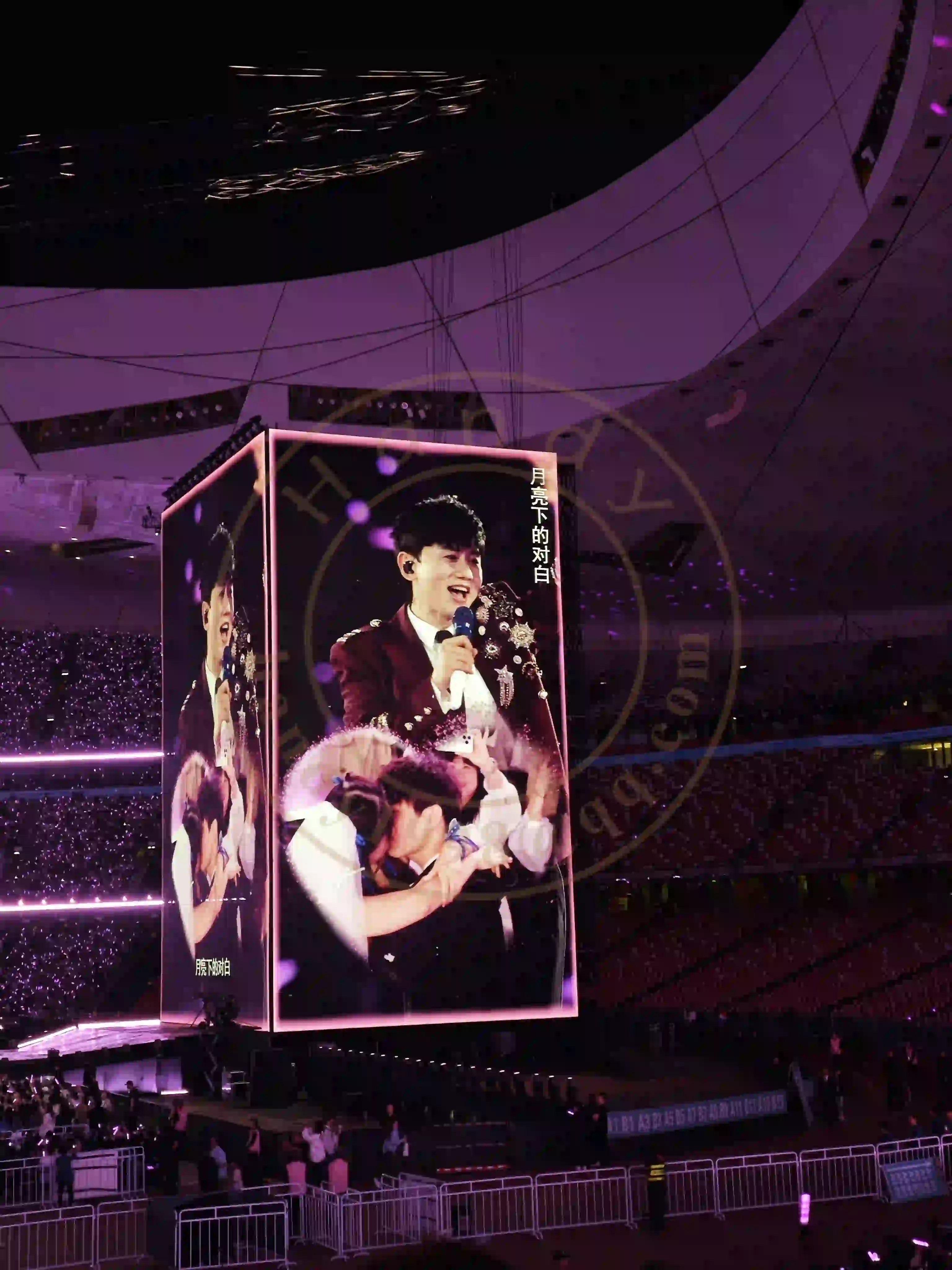 <h2 class='text-xl text-white'></h2>