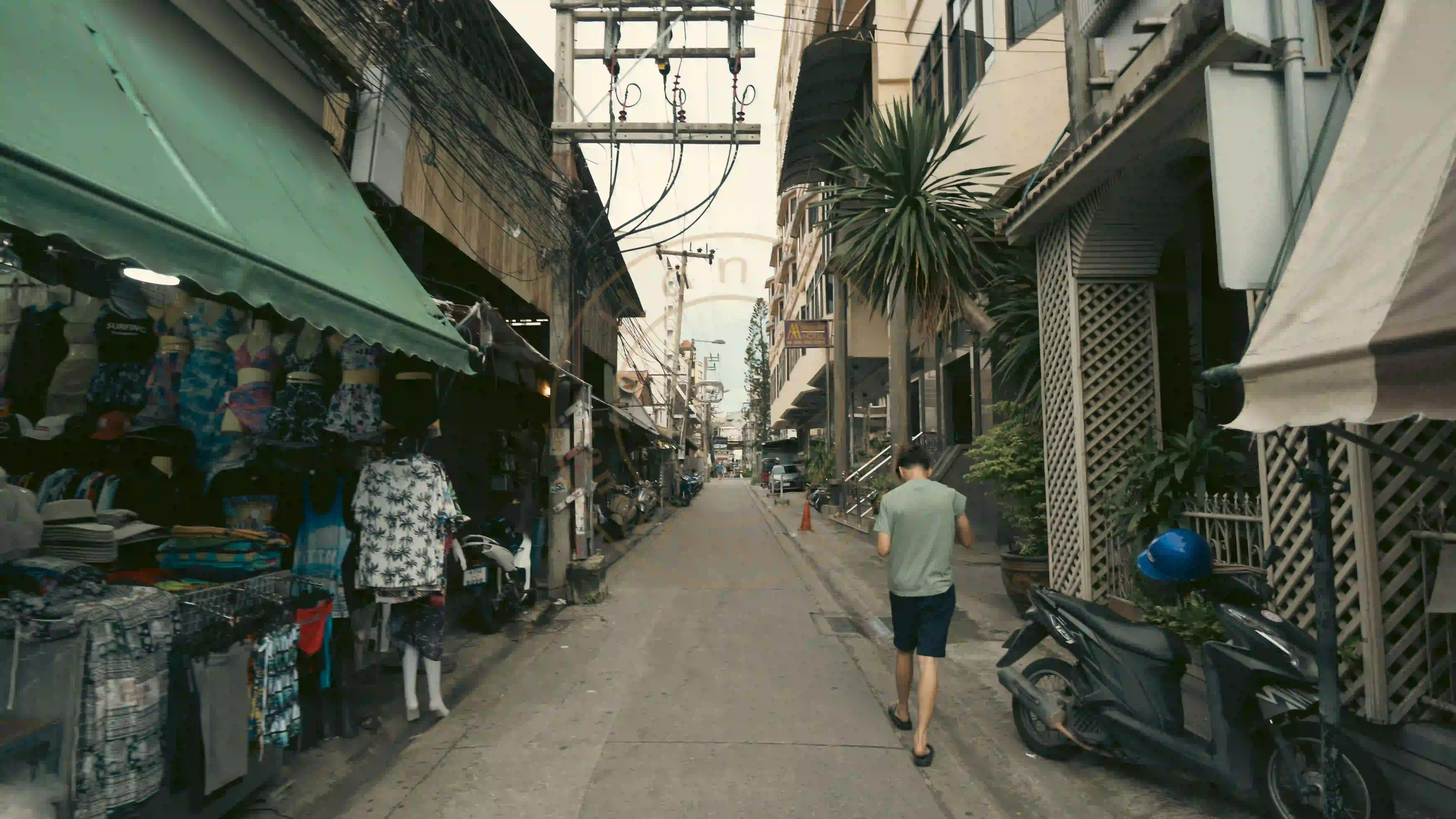 <h2 class='text-xl text-white'></h2>