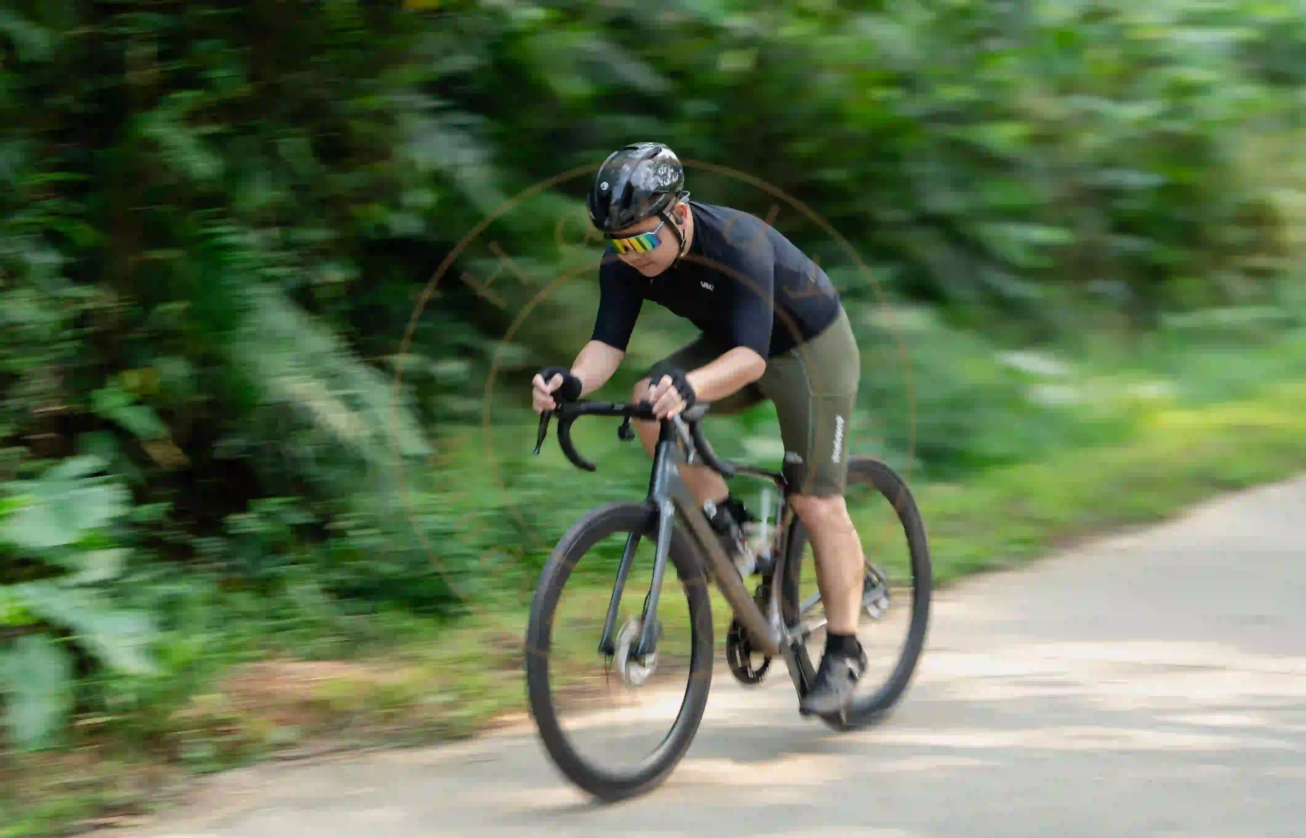 <h2 class='text-xl text-white'></h2>