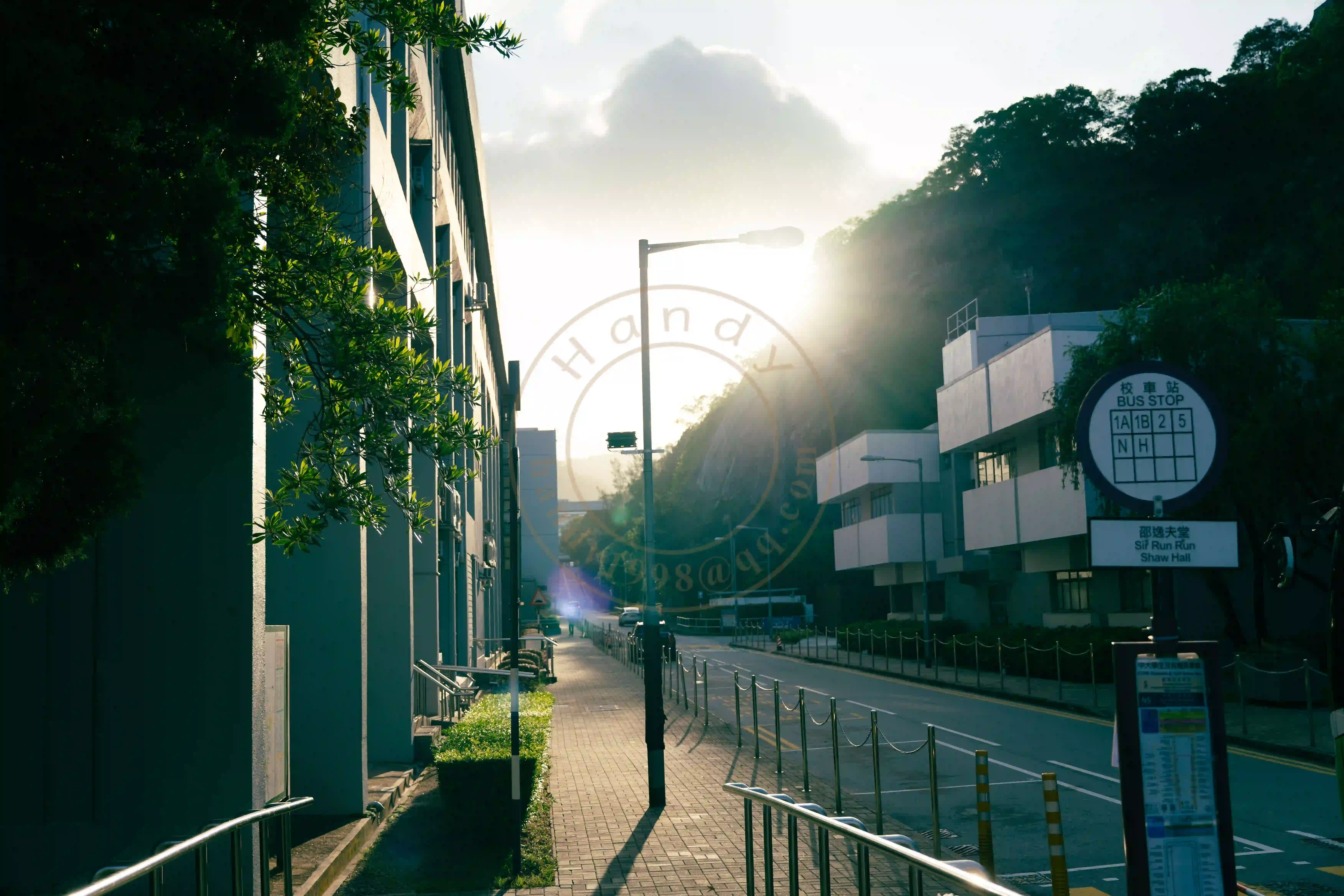 <h2 class='text-xl text-white'></h2>