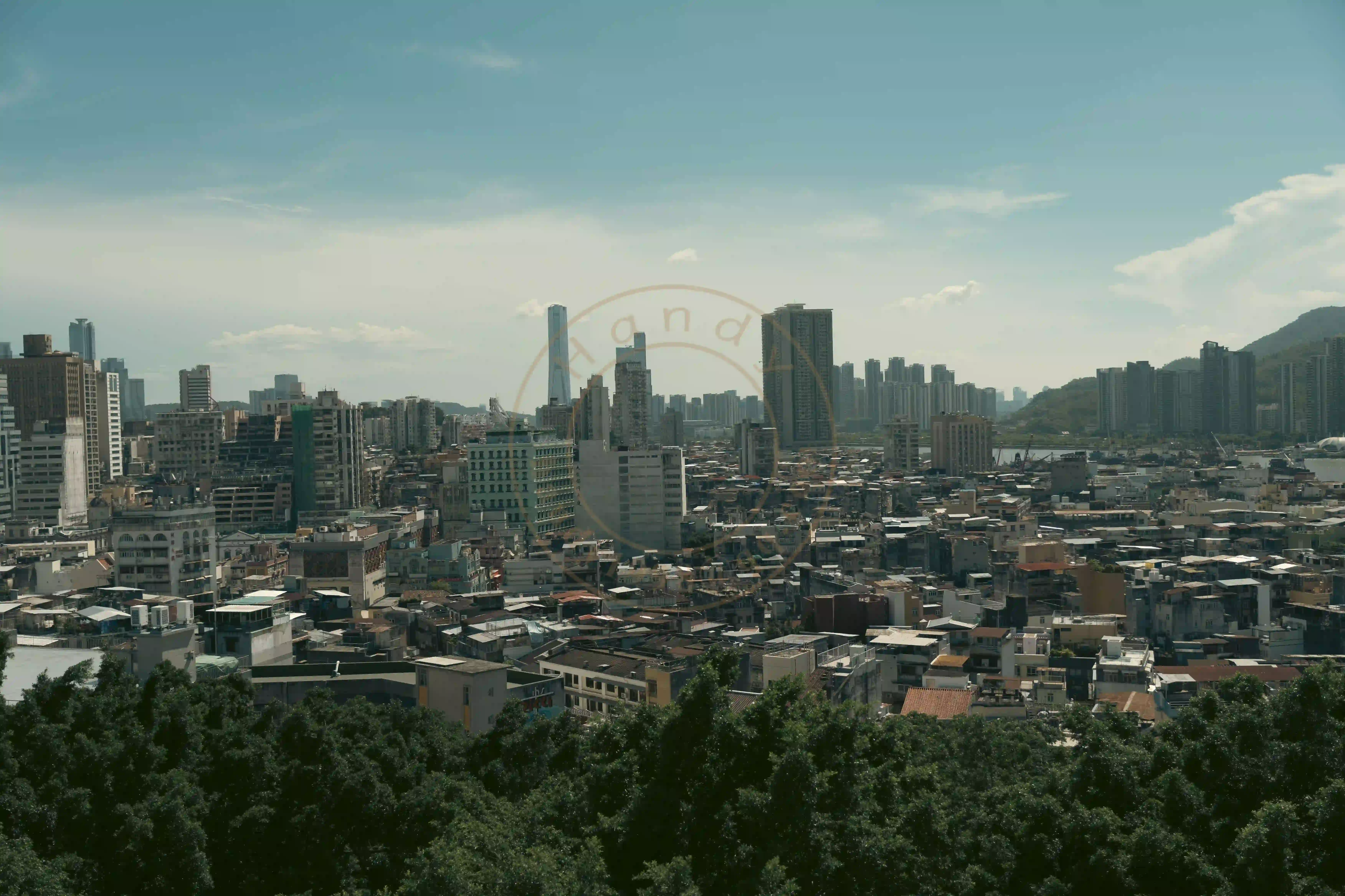 <h2 class='text-xl text-white'></h2>