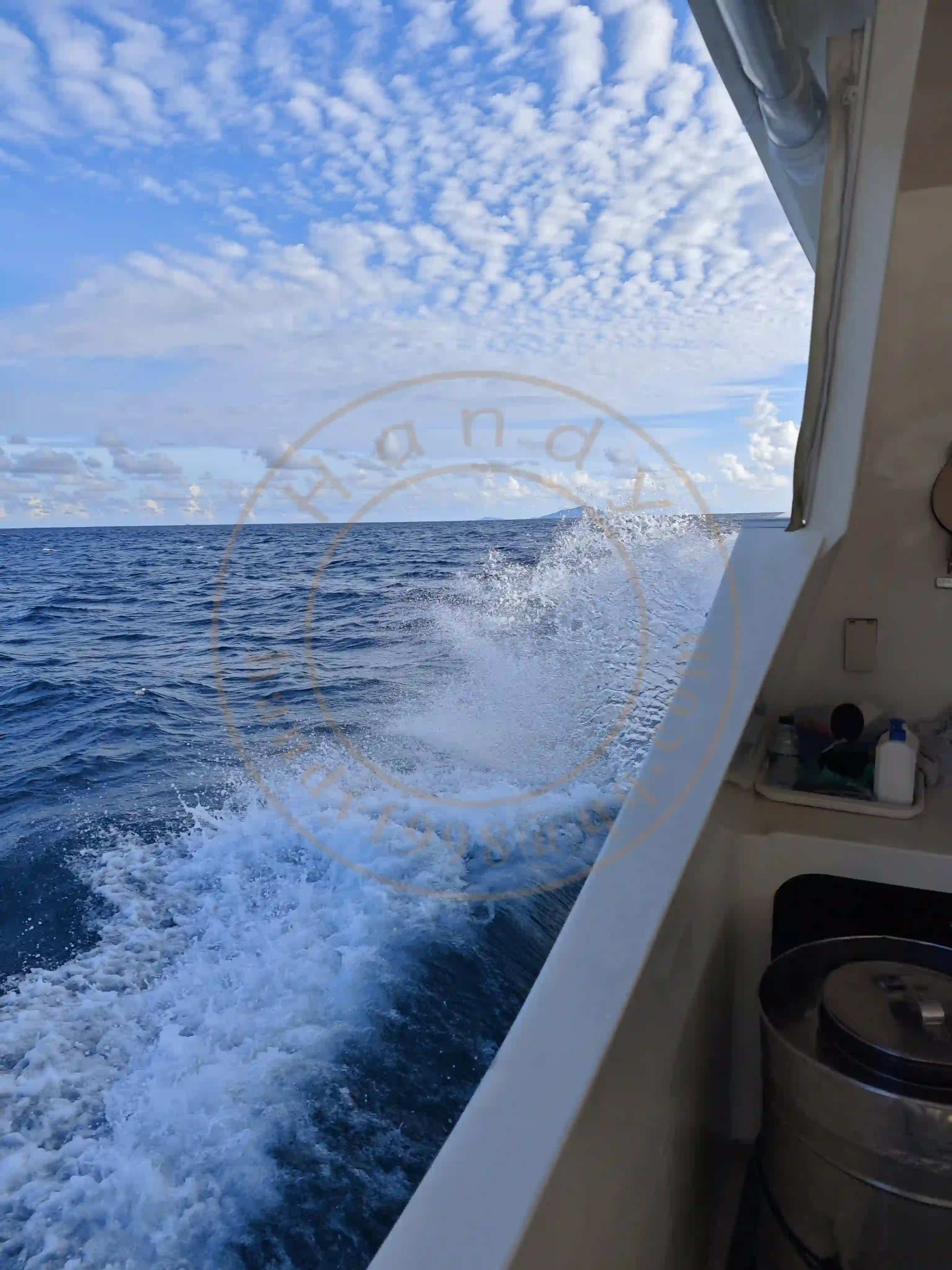 <h2 class='text-xl text-white'></h2>