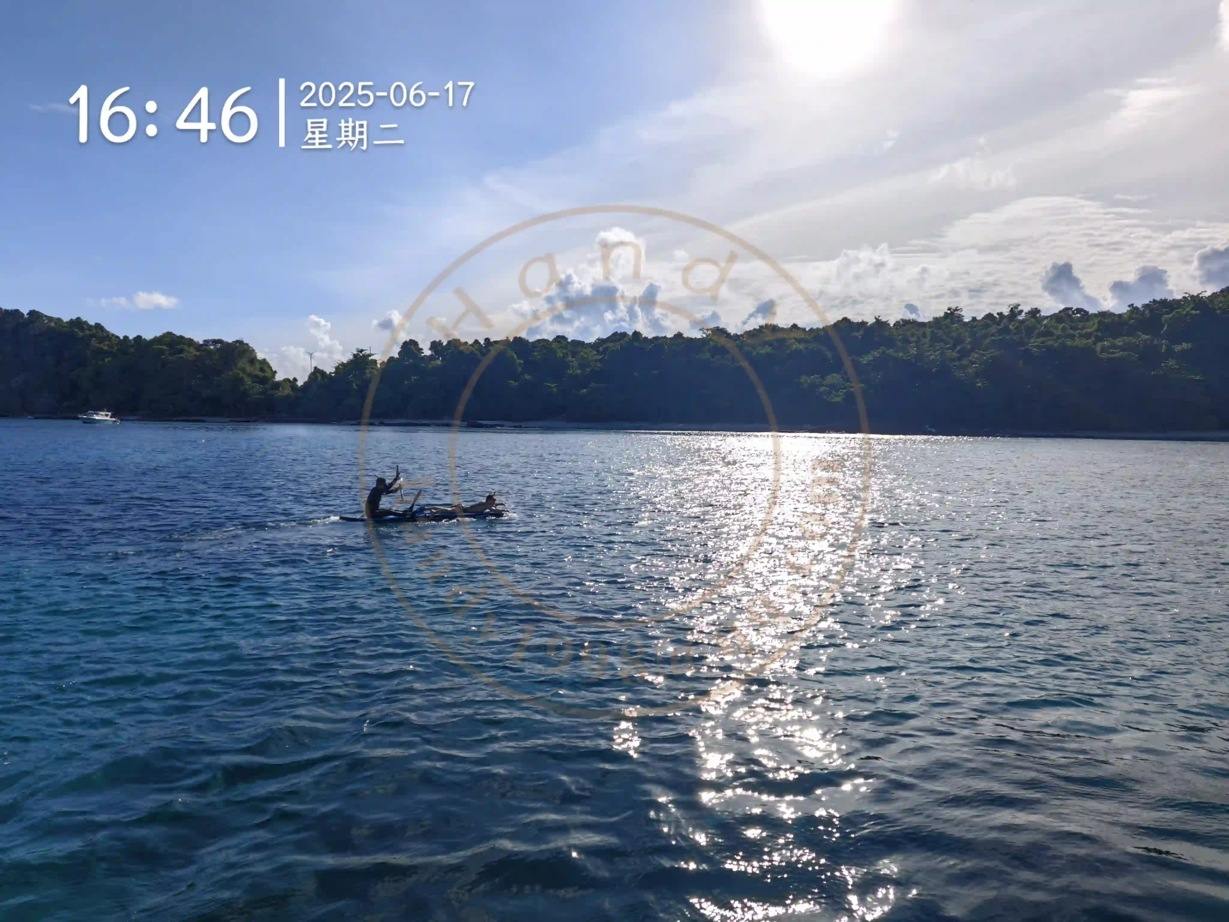 <h2 class='text-xl text-white'></h2>