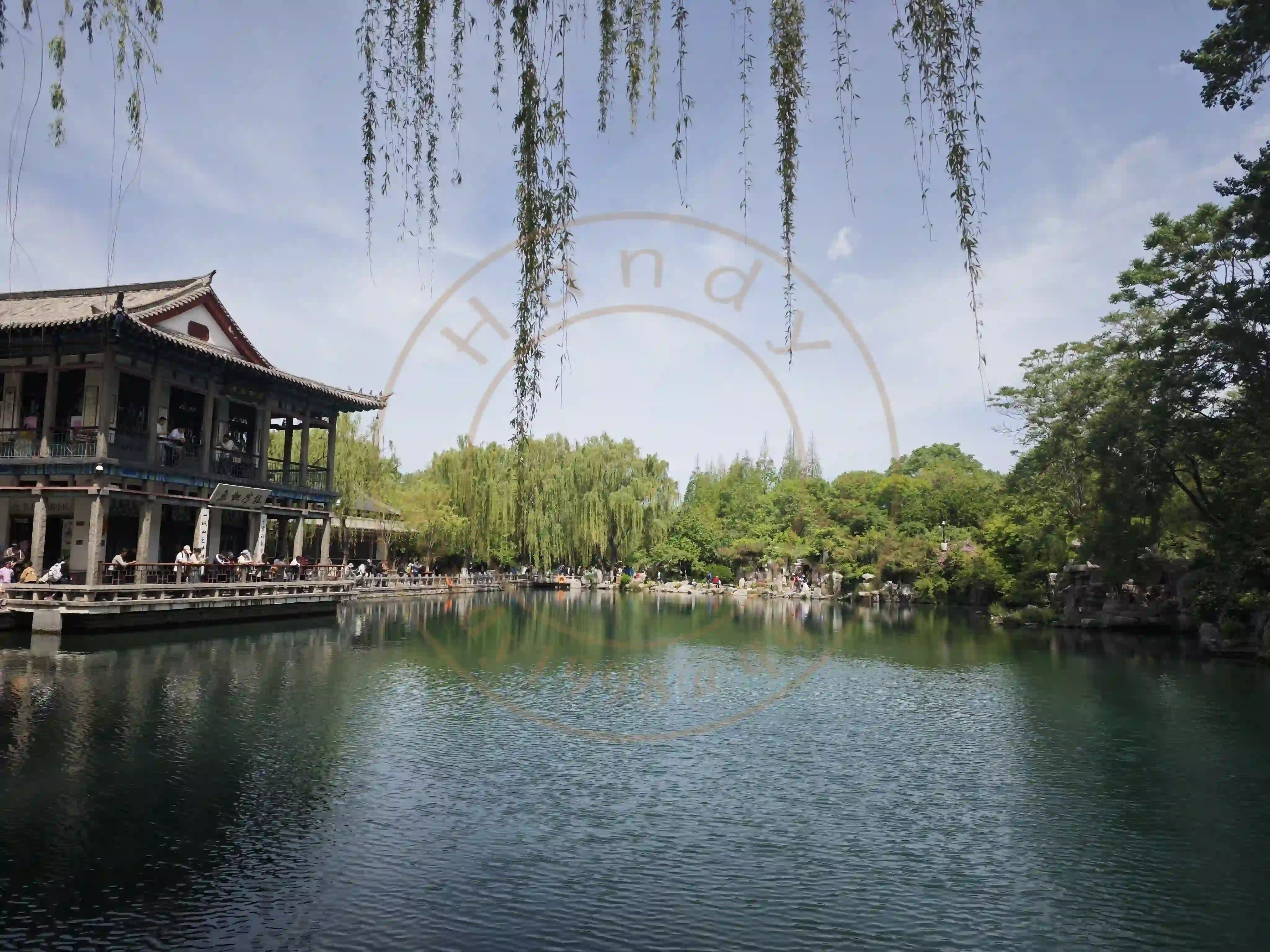 <h2 class='text-xl text-white'></h2>