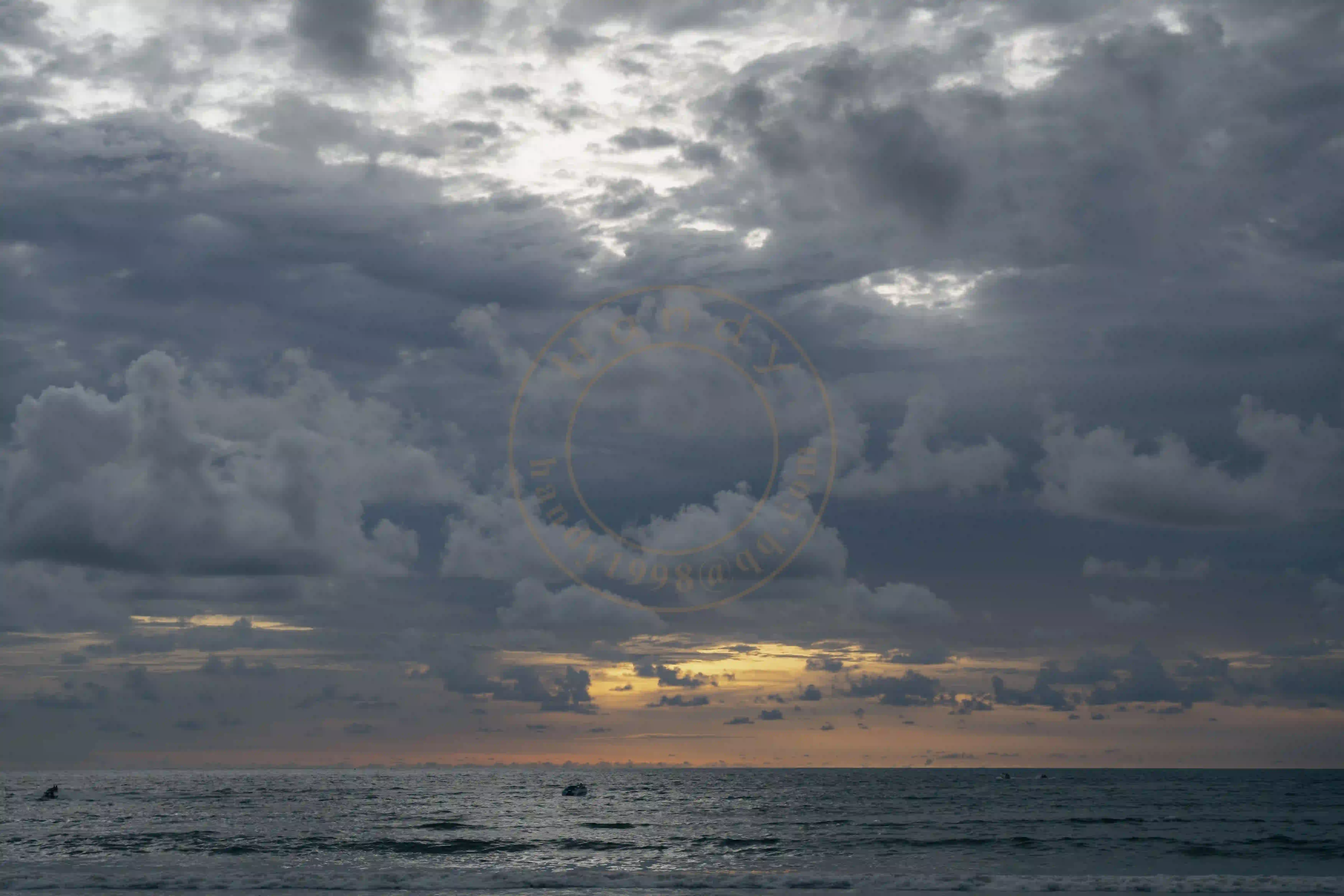 <h2 class='text-xl text-white'></h2>