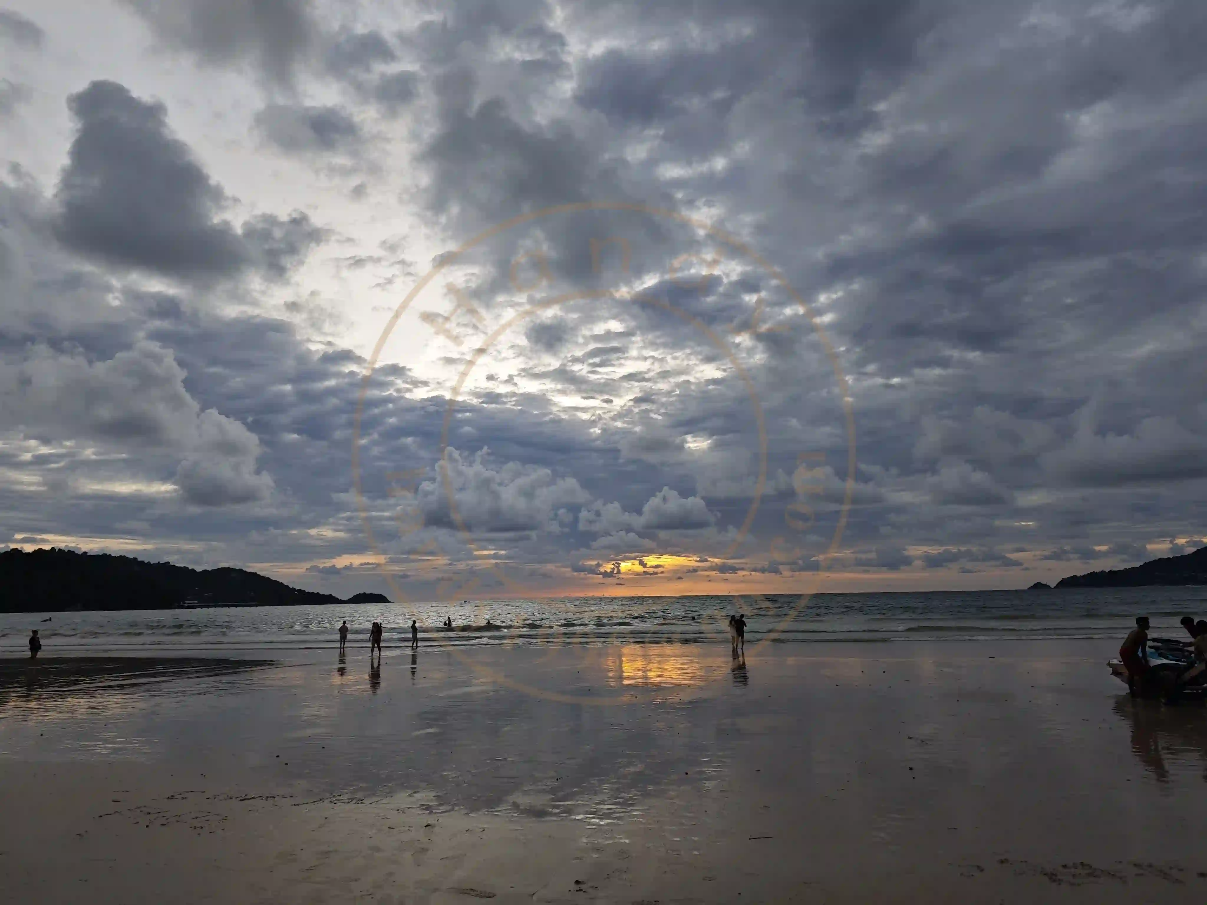 <h2 class='text-xl text-white'></h2>