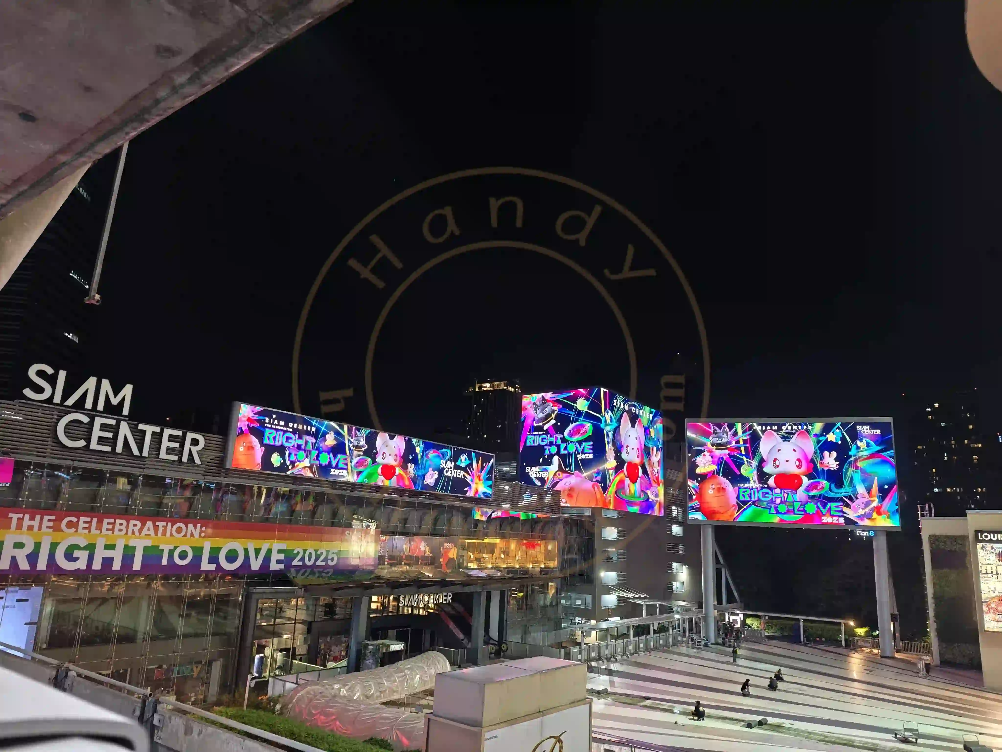 <h2 class='text-xl text-white'></h2>