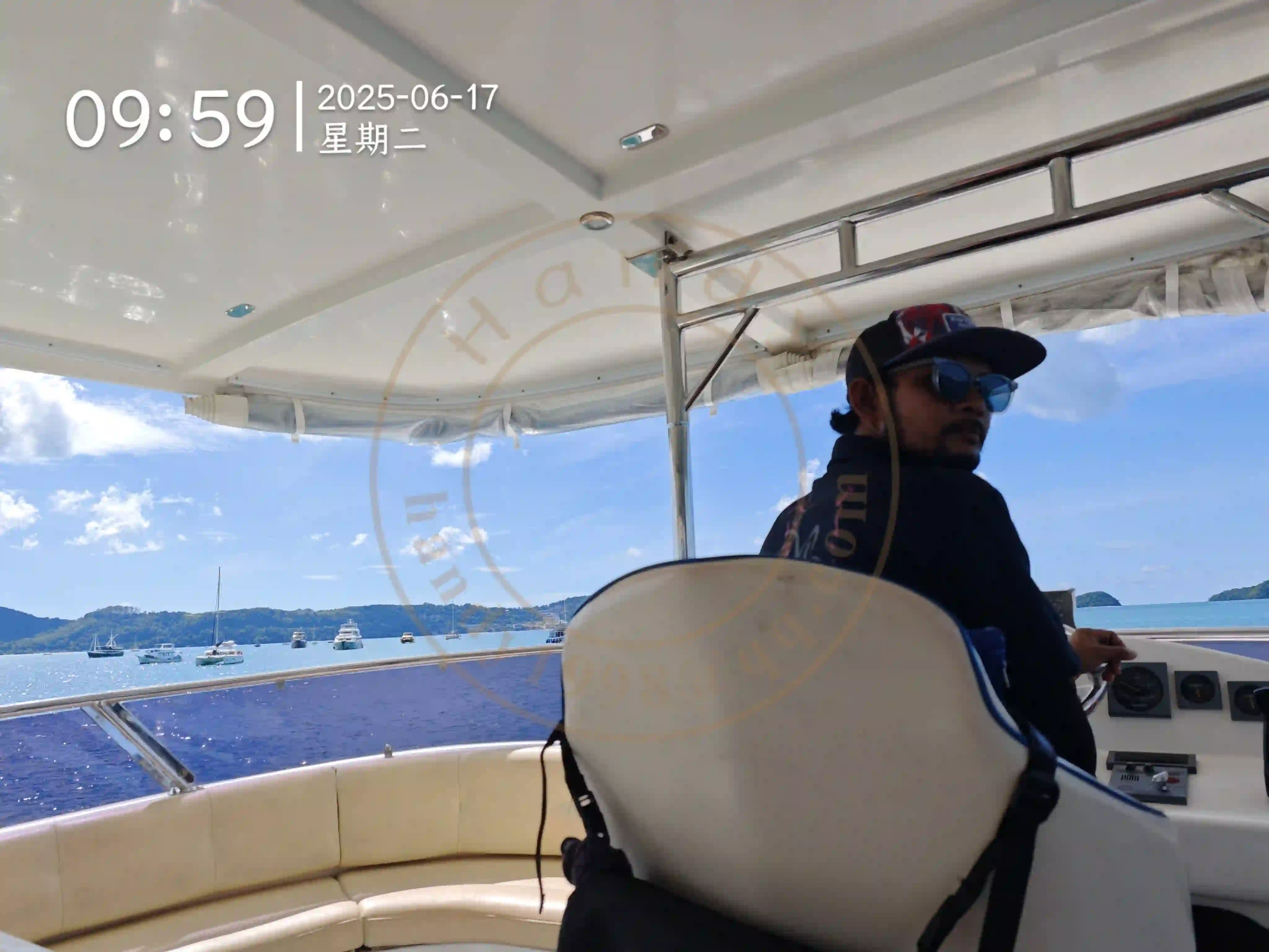 <h2 class='text-xl text-white'></h2>