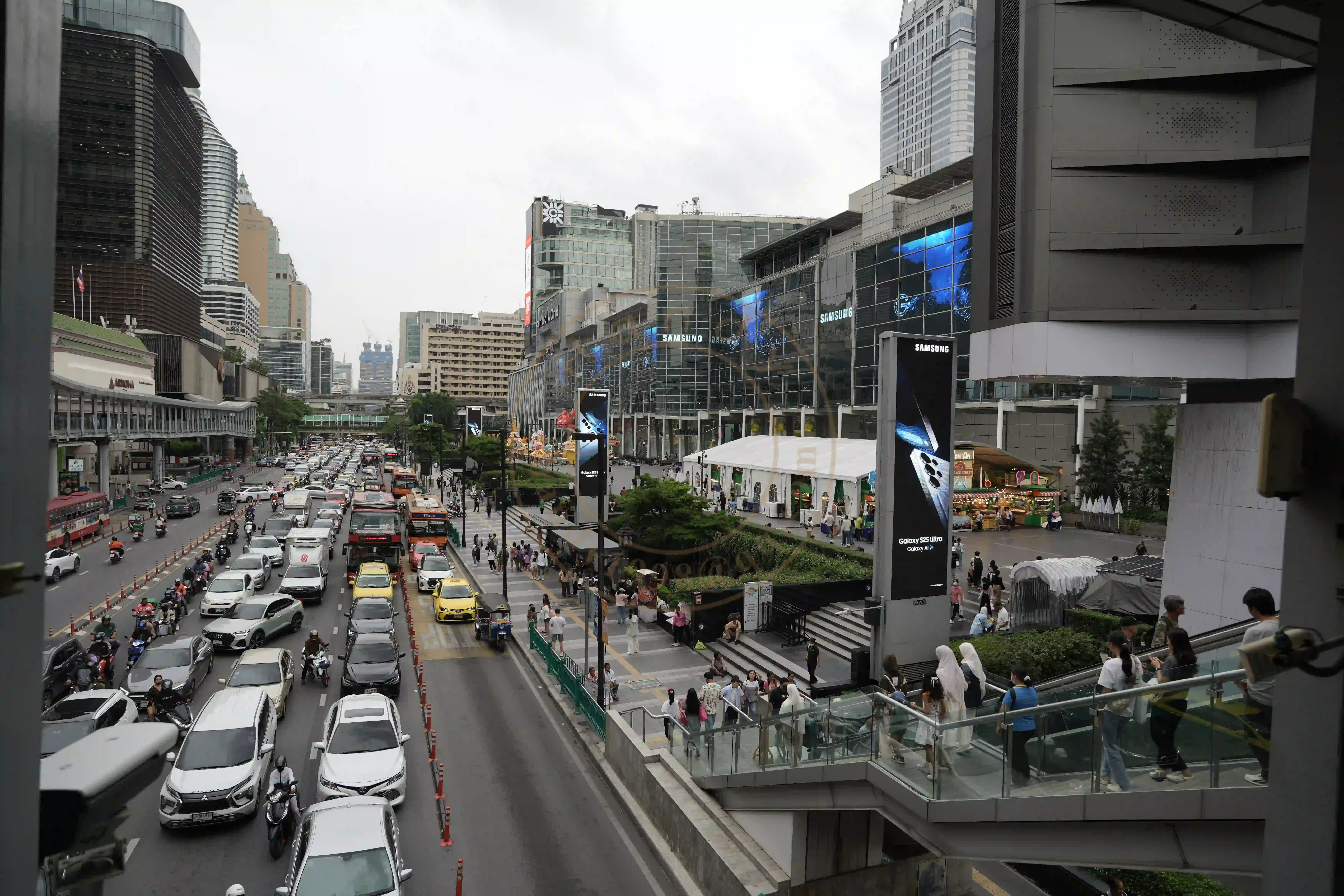 <h2 class='text-xl text-white'></h2>