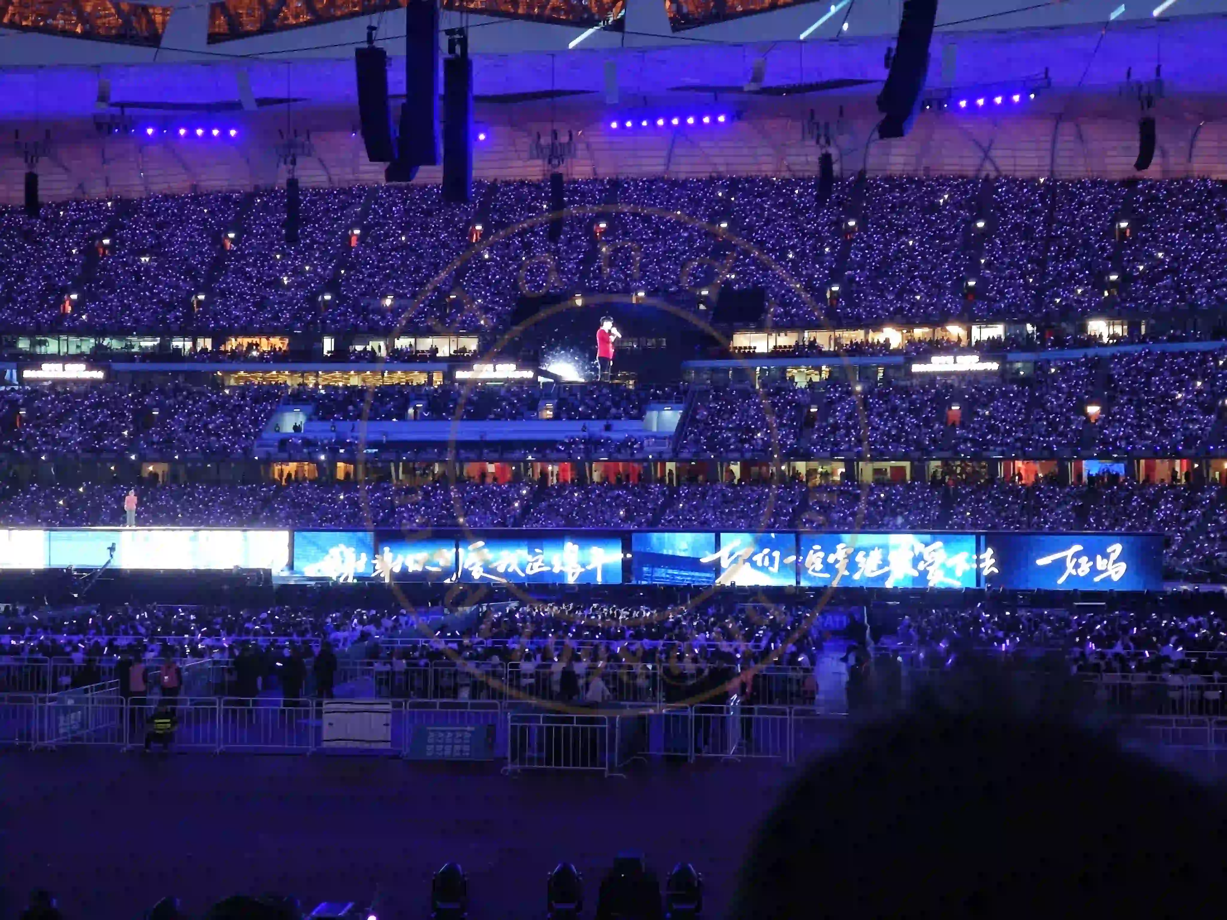 <h2 class='text-xl text-white'></h2>