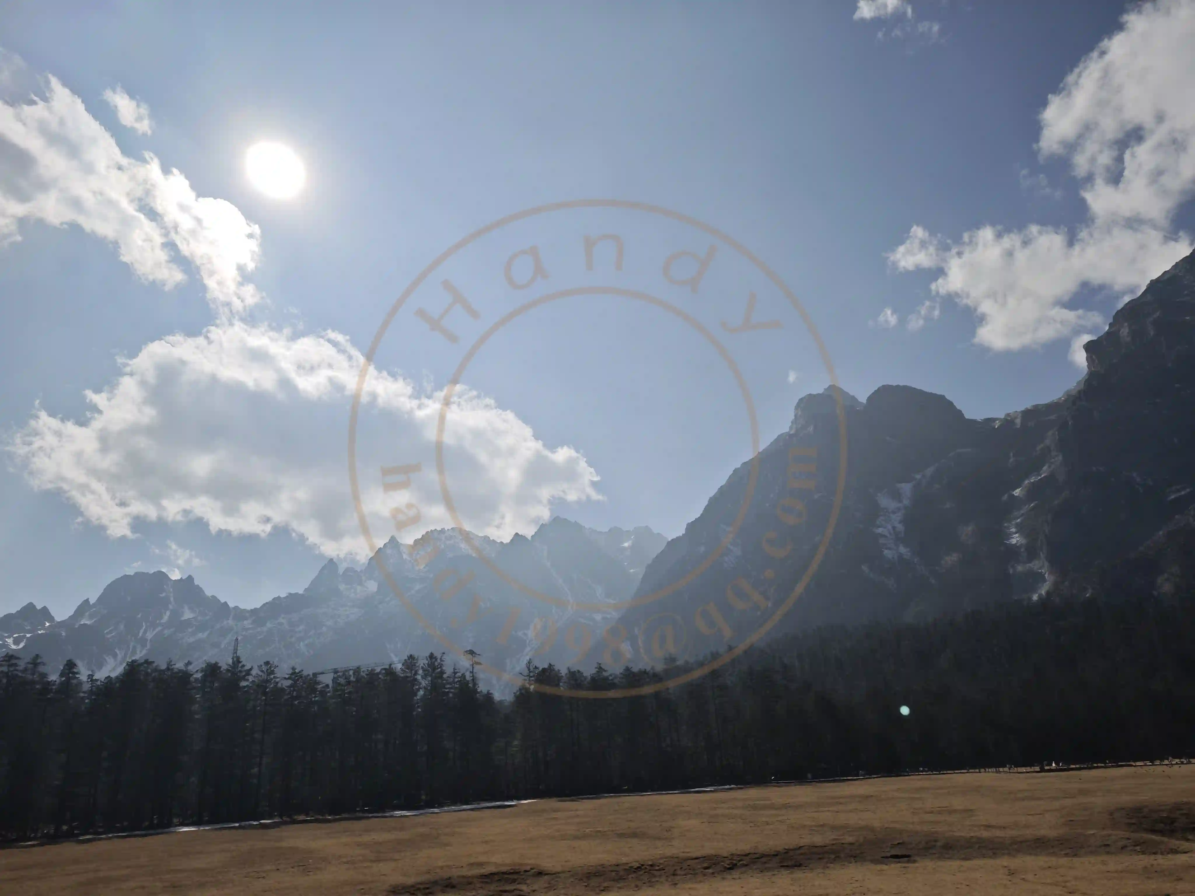 <h2 class='text-xl text-white'></h2>