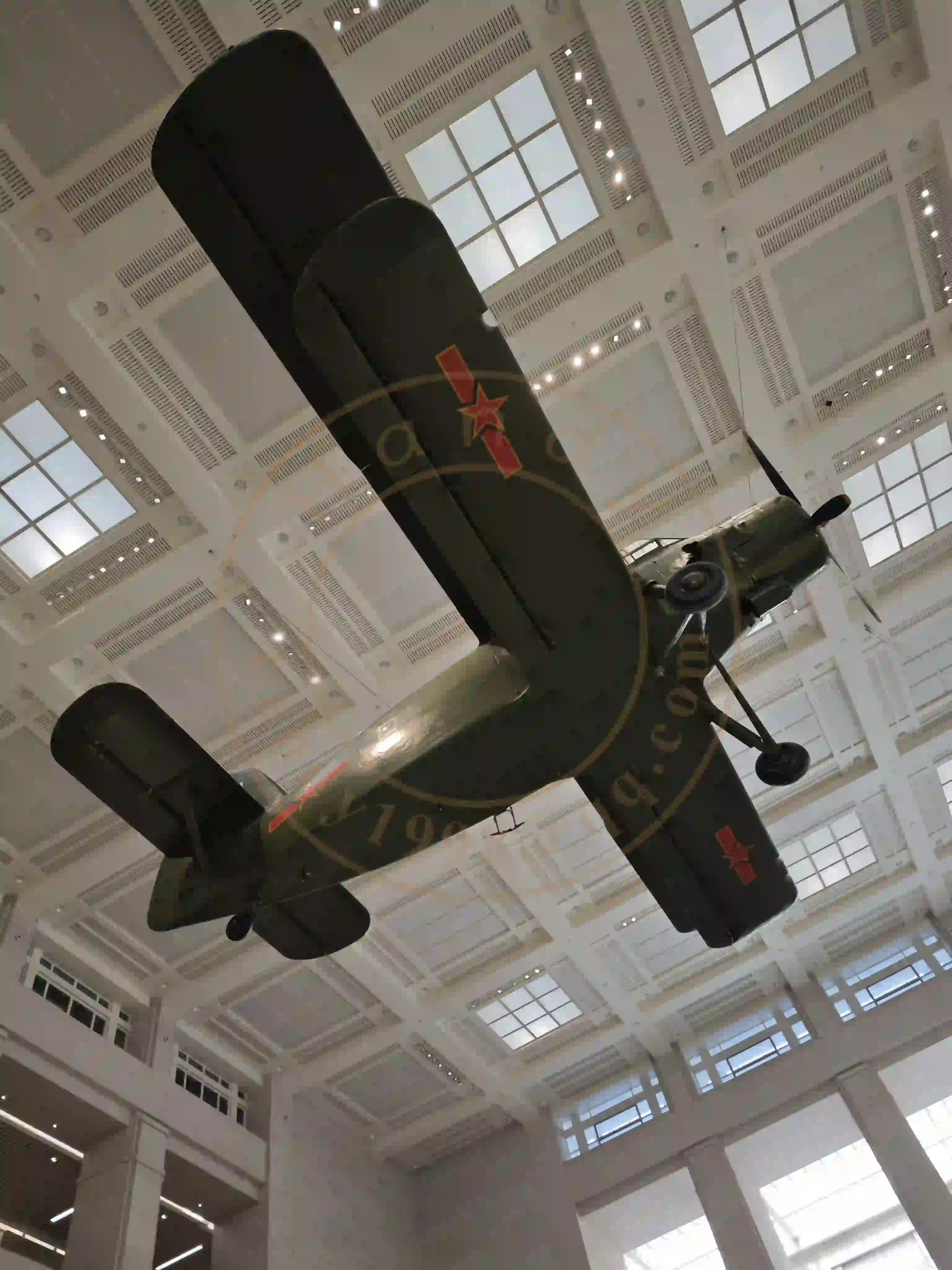 <h2 class='text-xl text-white'></h2>