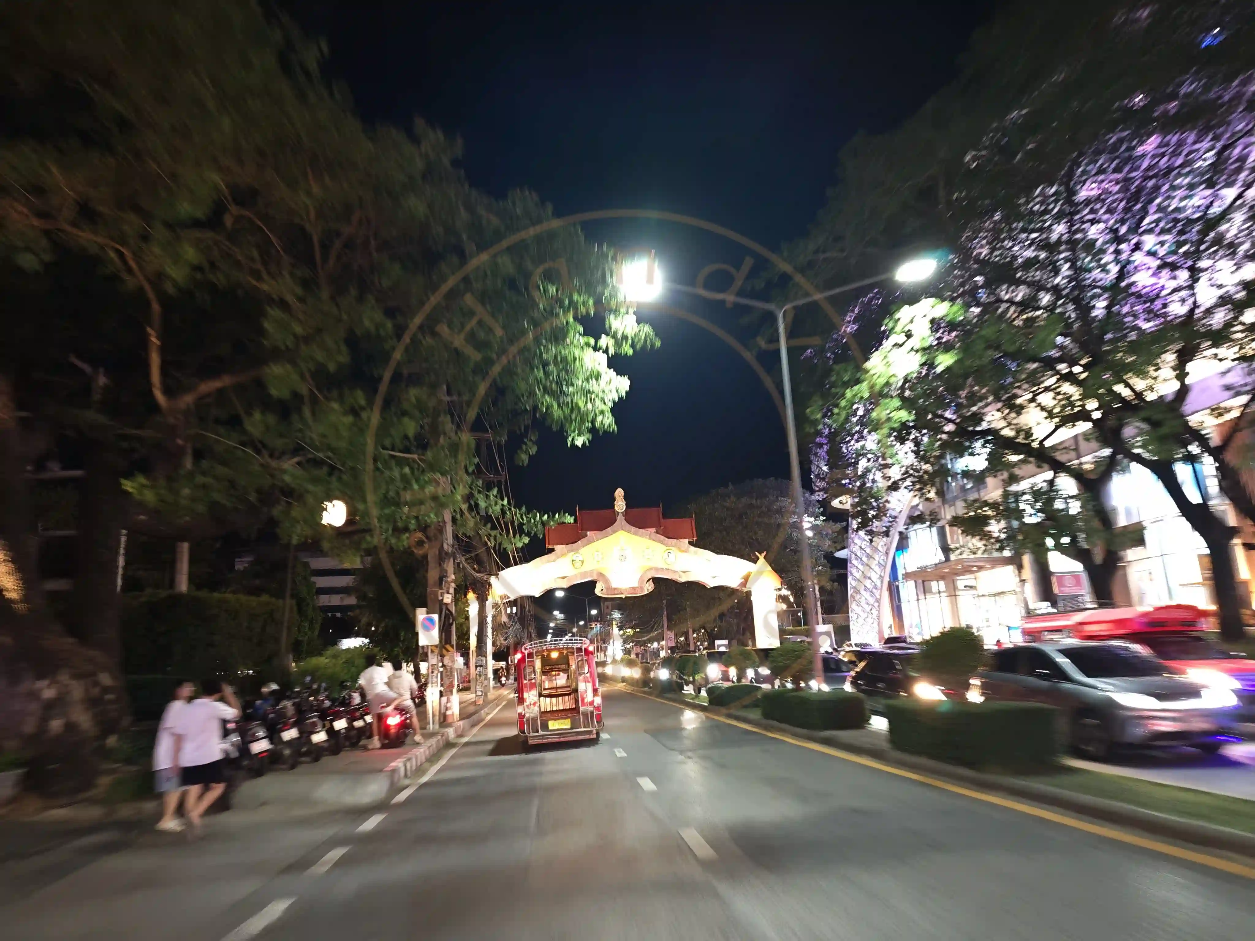 <h2 class='text-xl text-white'></h2>