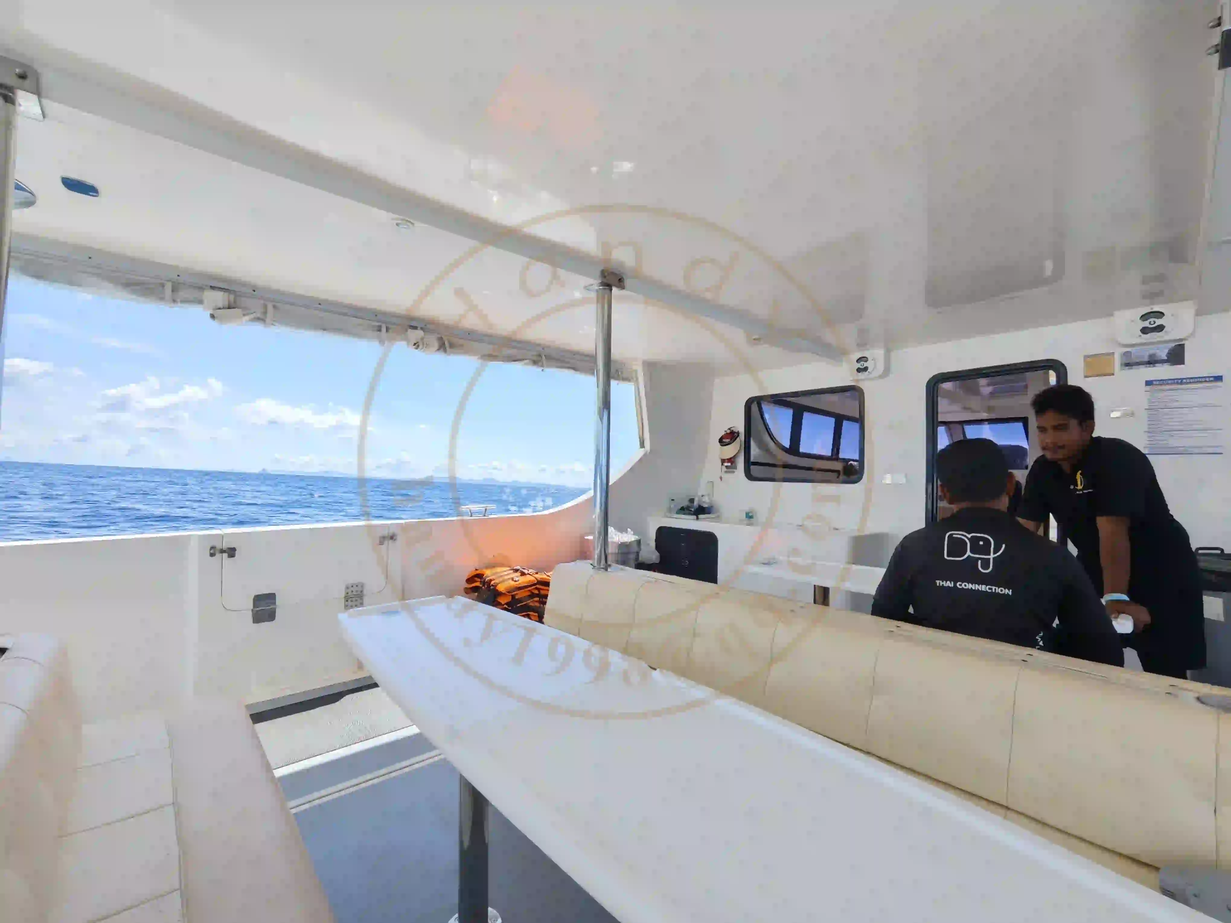 <h2 class='text-xl text-white'></h2>