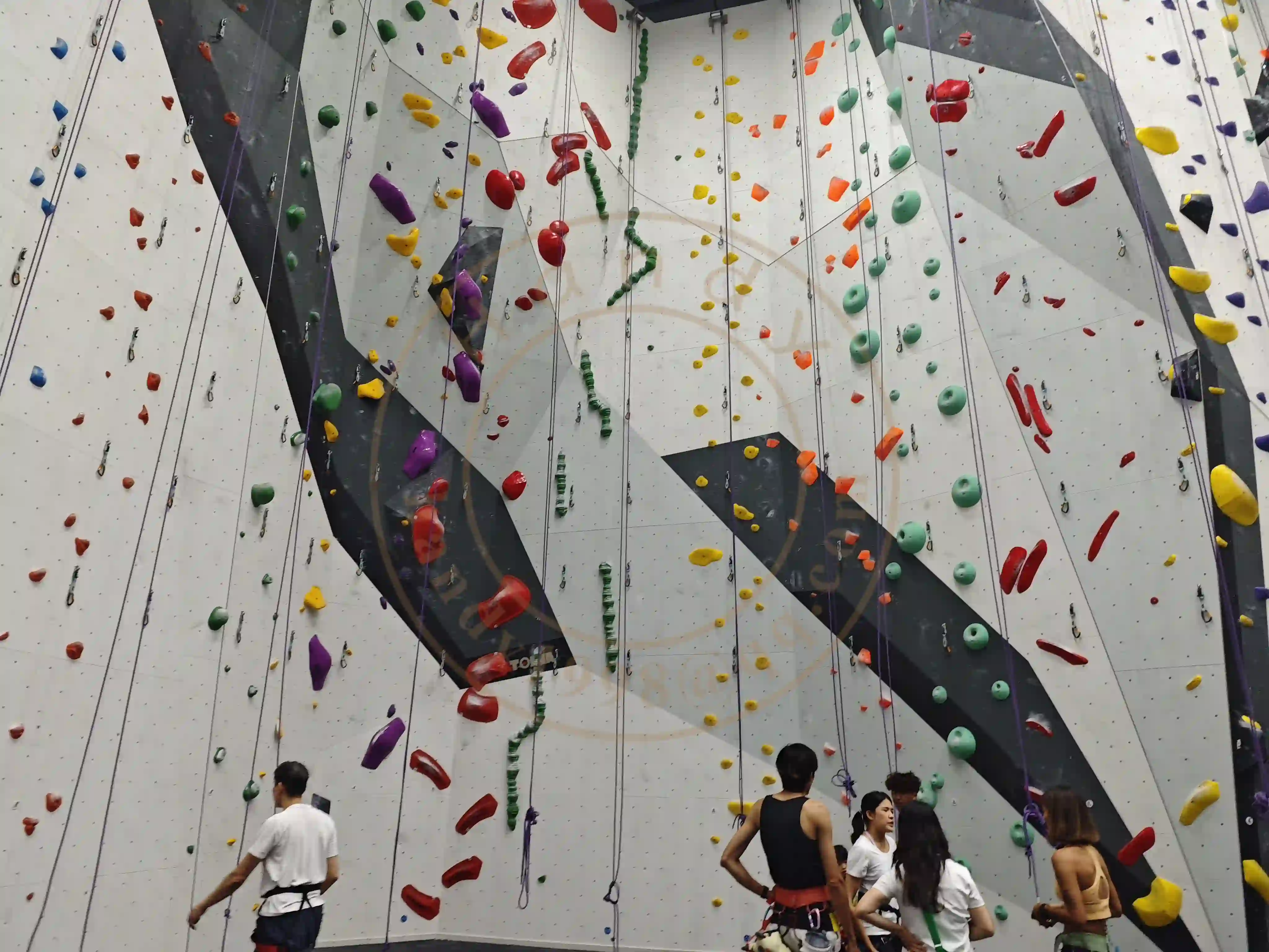 <h2 class='text-xl text-white'></h2>