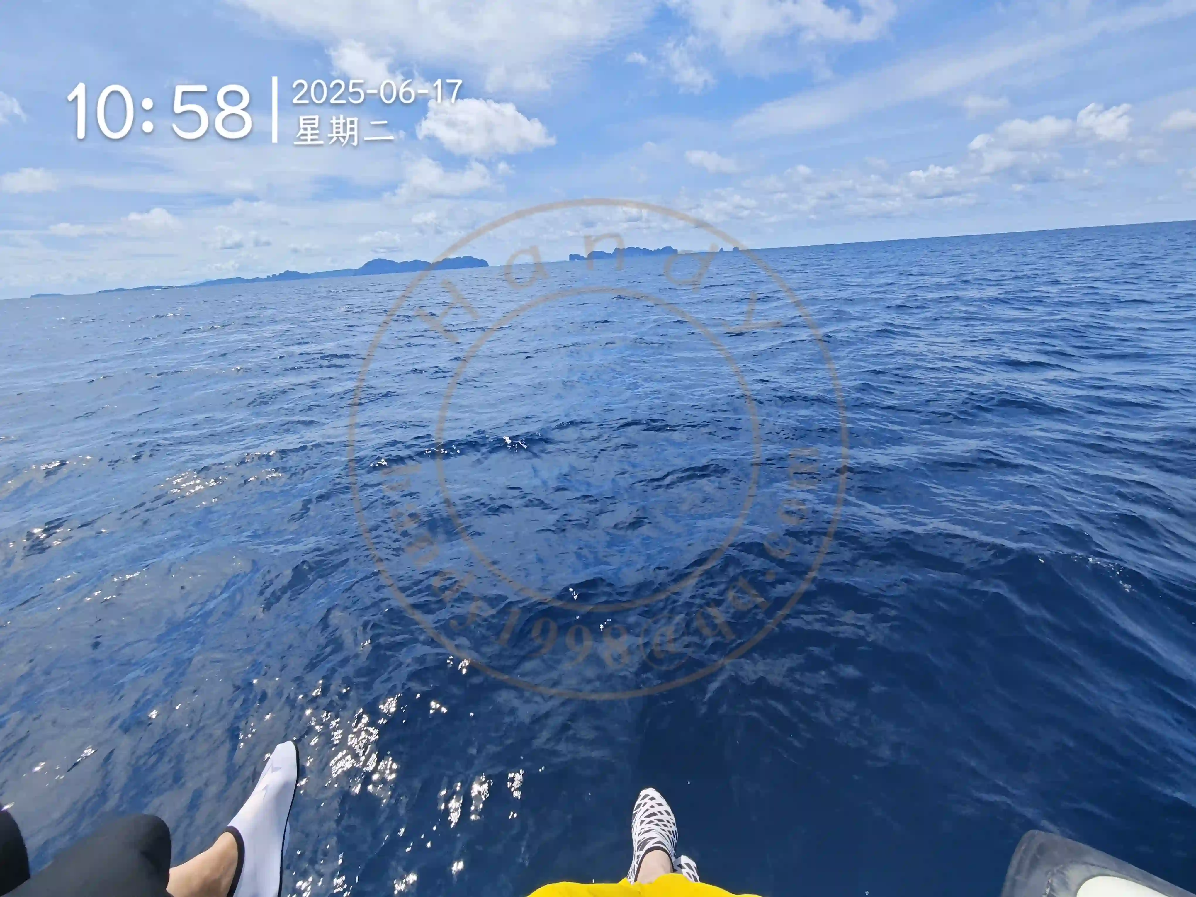 <h2 class='text-xl text-white'></h2>