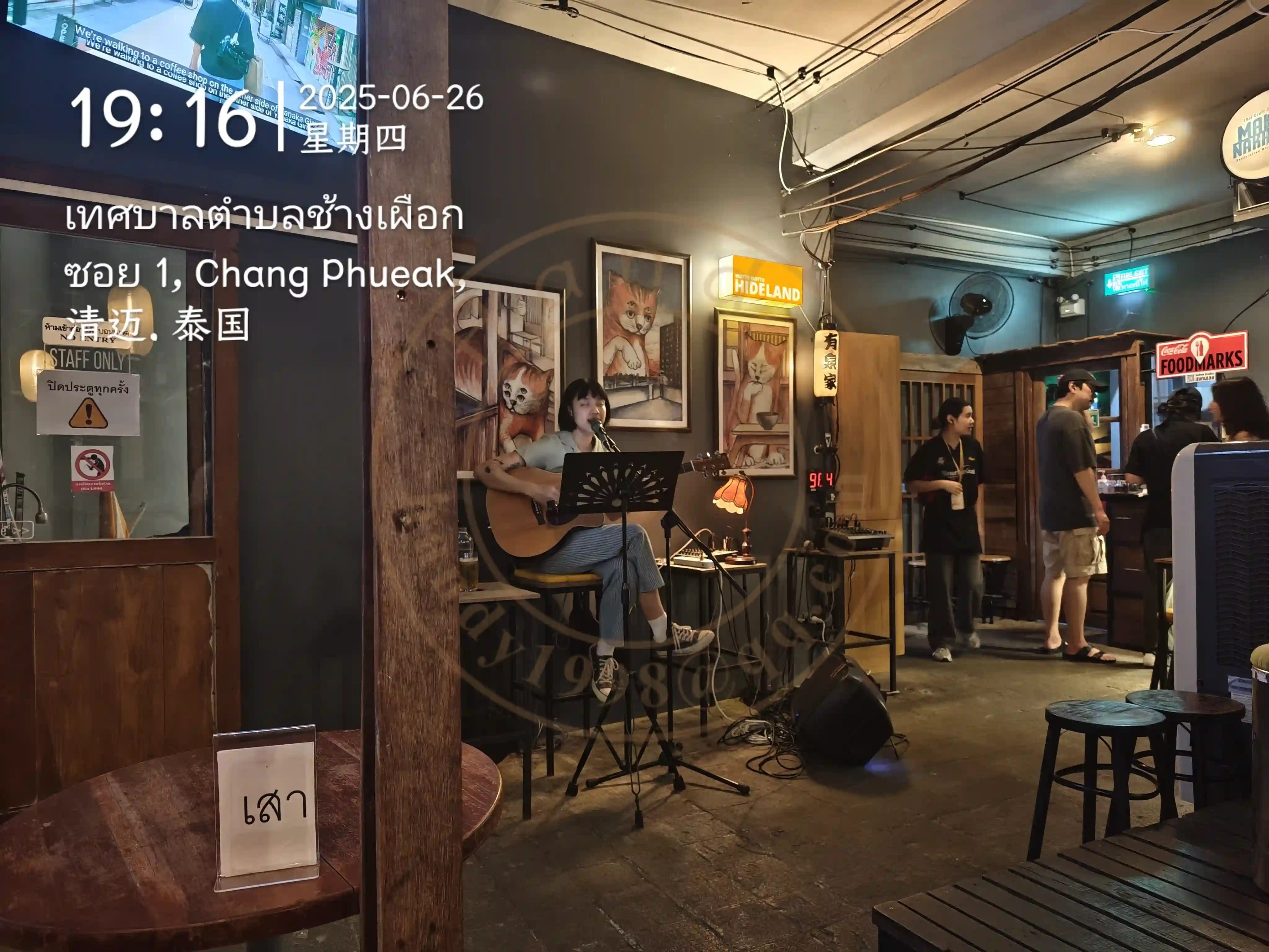 <h2 class='text-xl text-white'></h2>