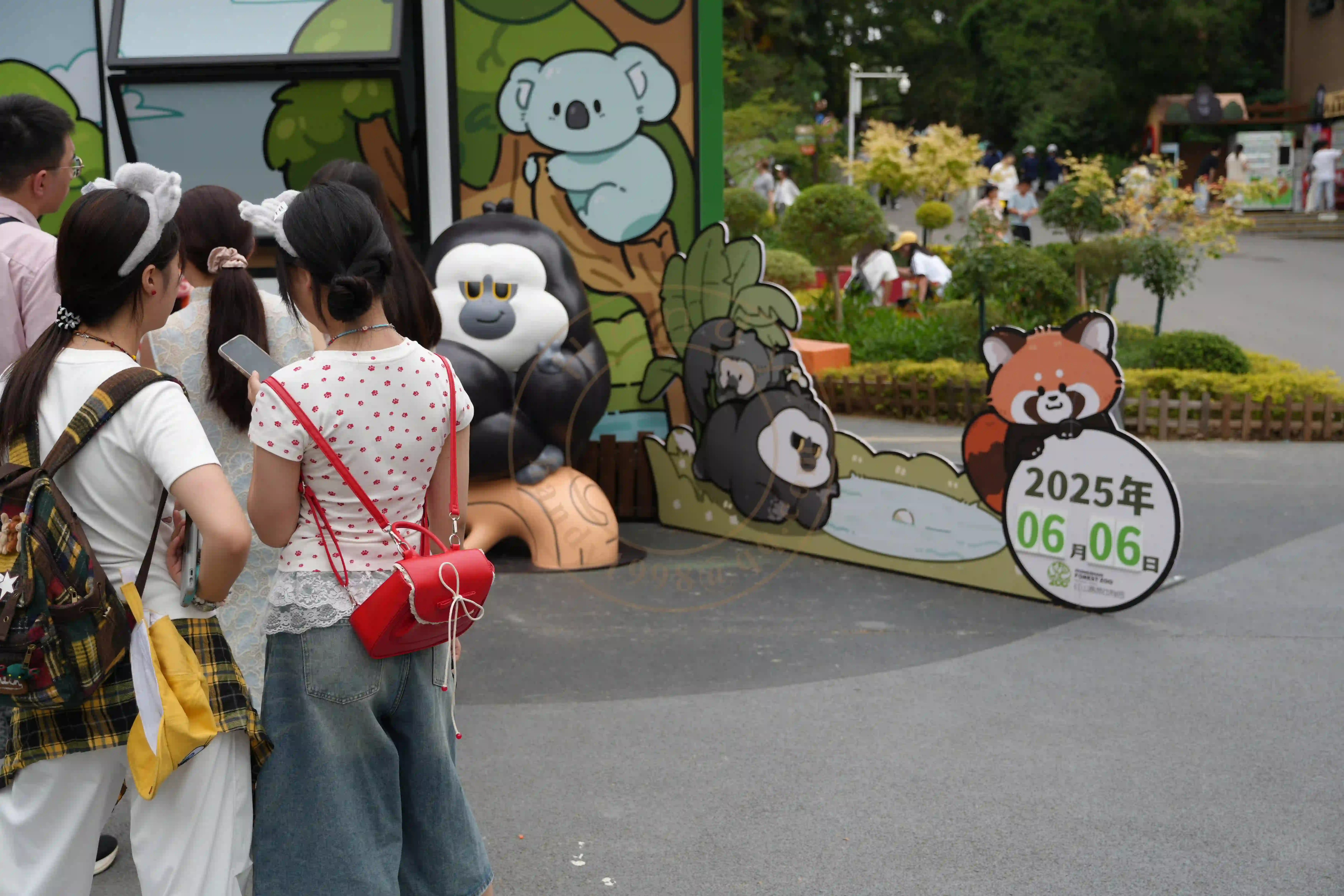 <h2 class='text-xl text-white'></h2>