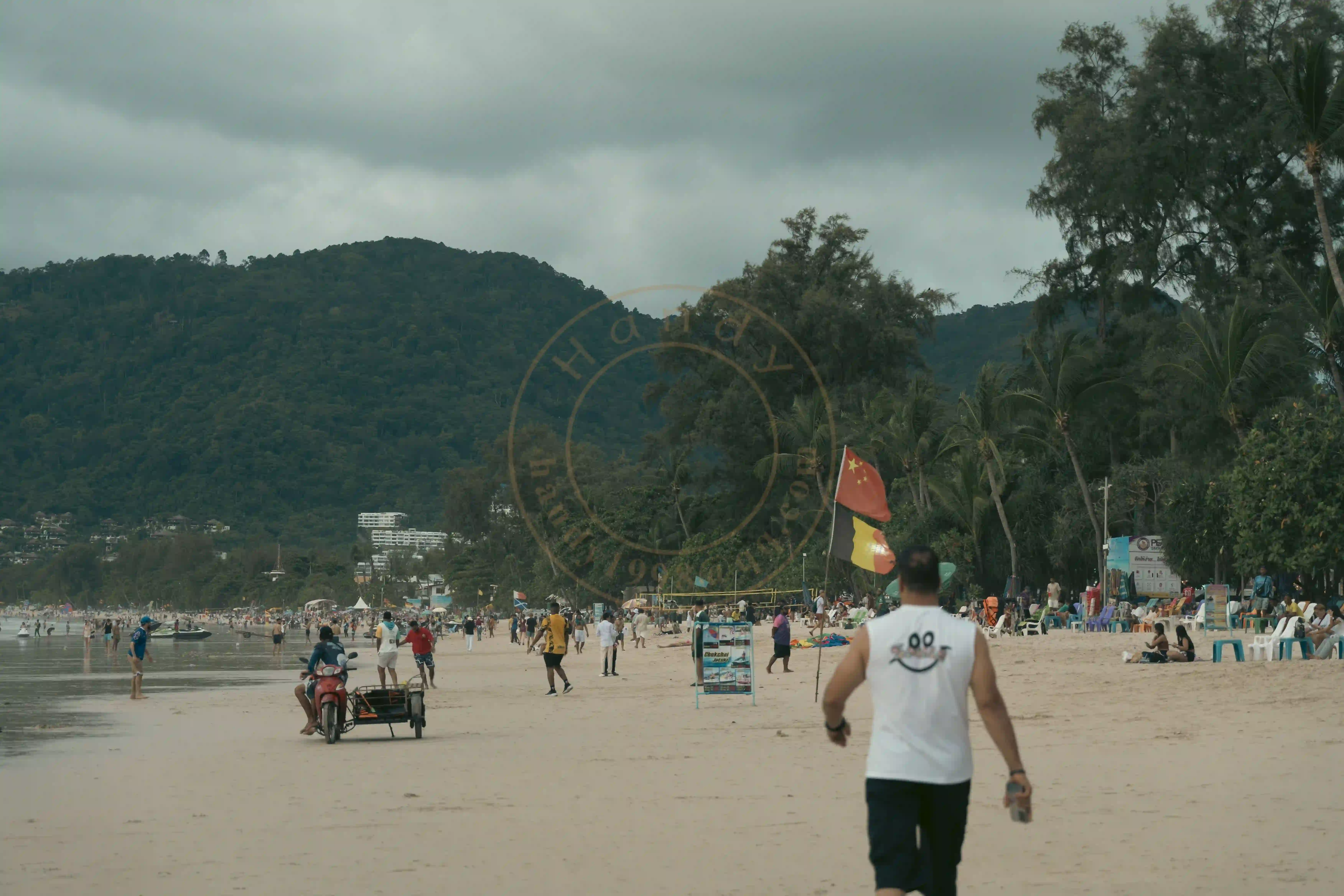 <h2 class='text-xl text-white'></h2>