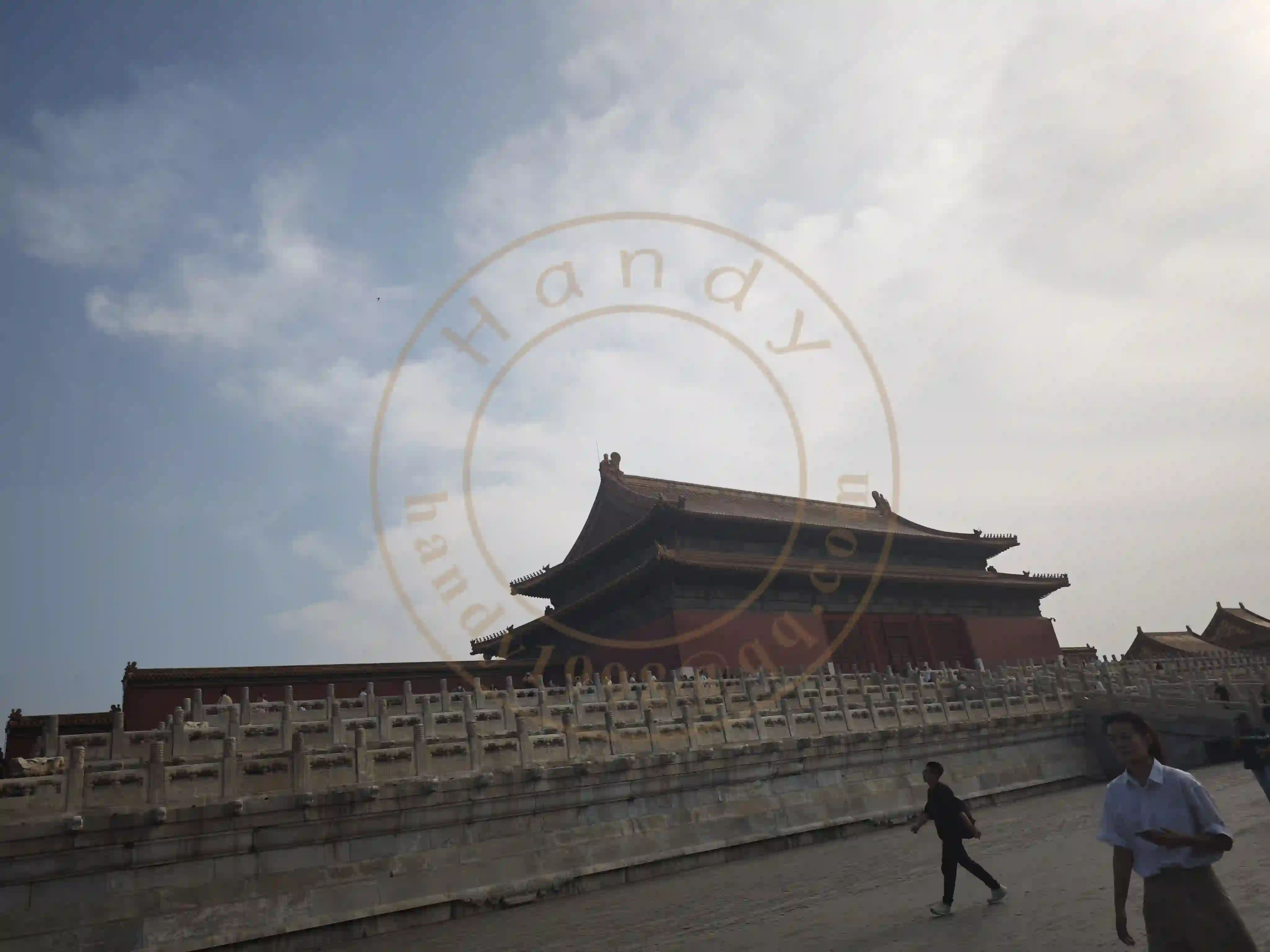 <h2 class='text-xl text-white'></h2>