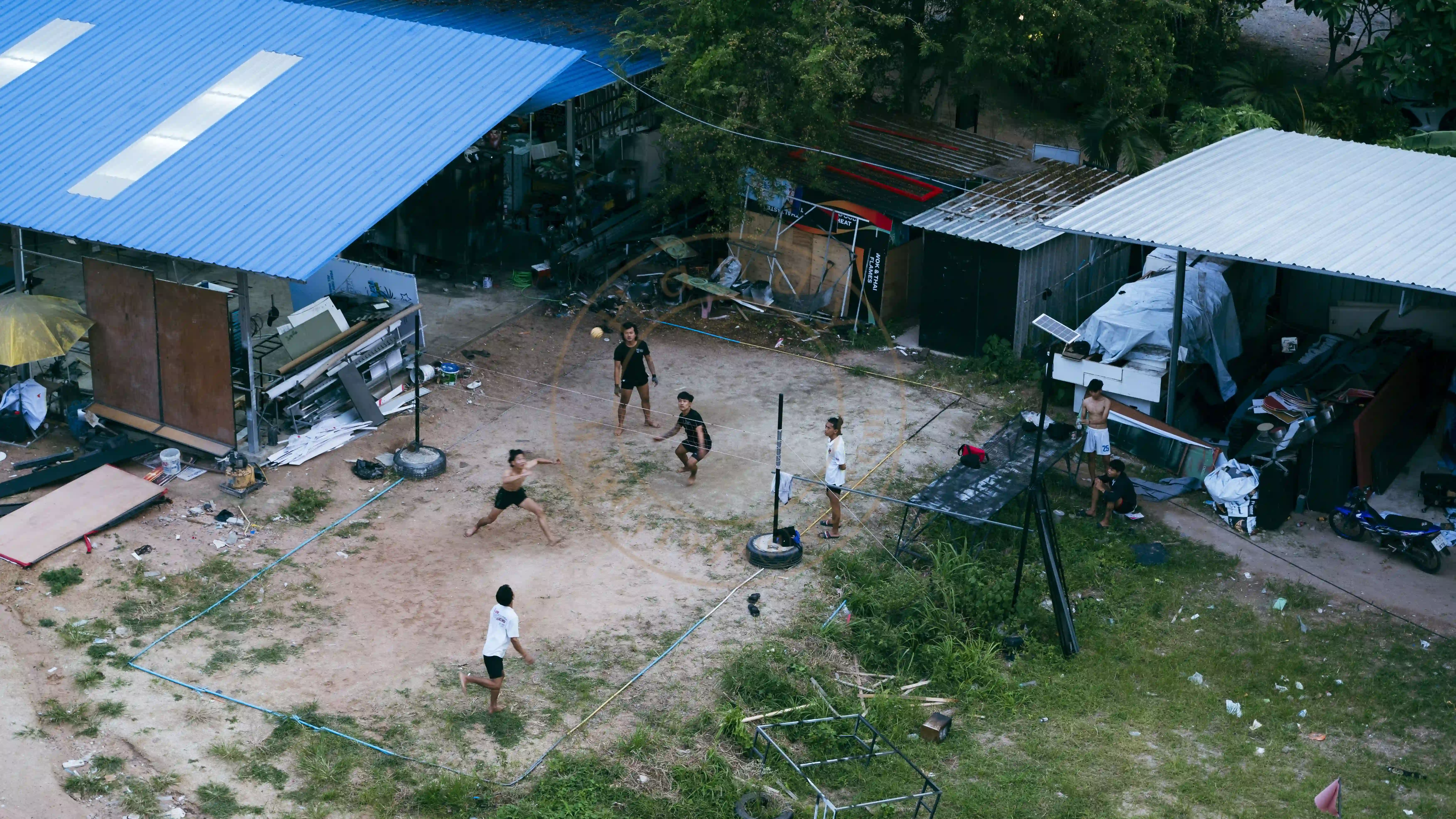 <h2 class='text-xl text-white'></h2>