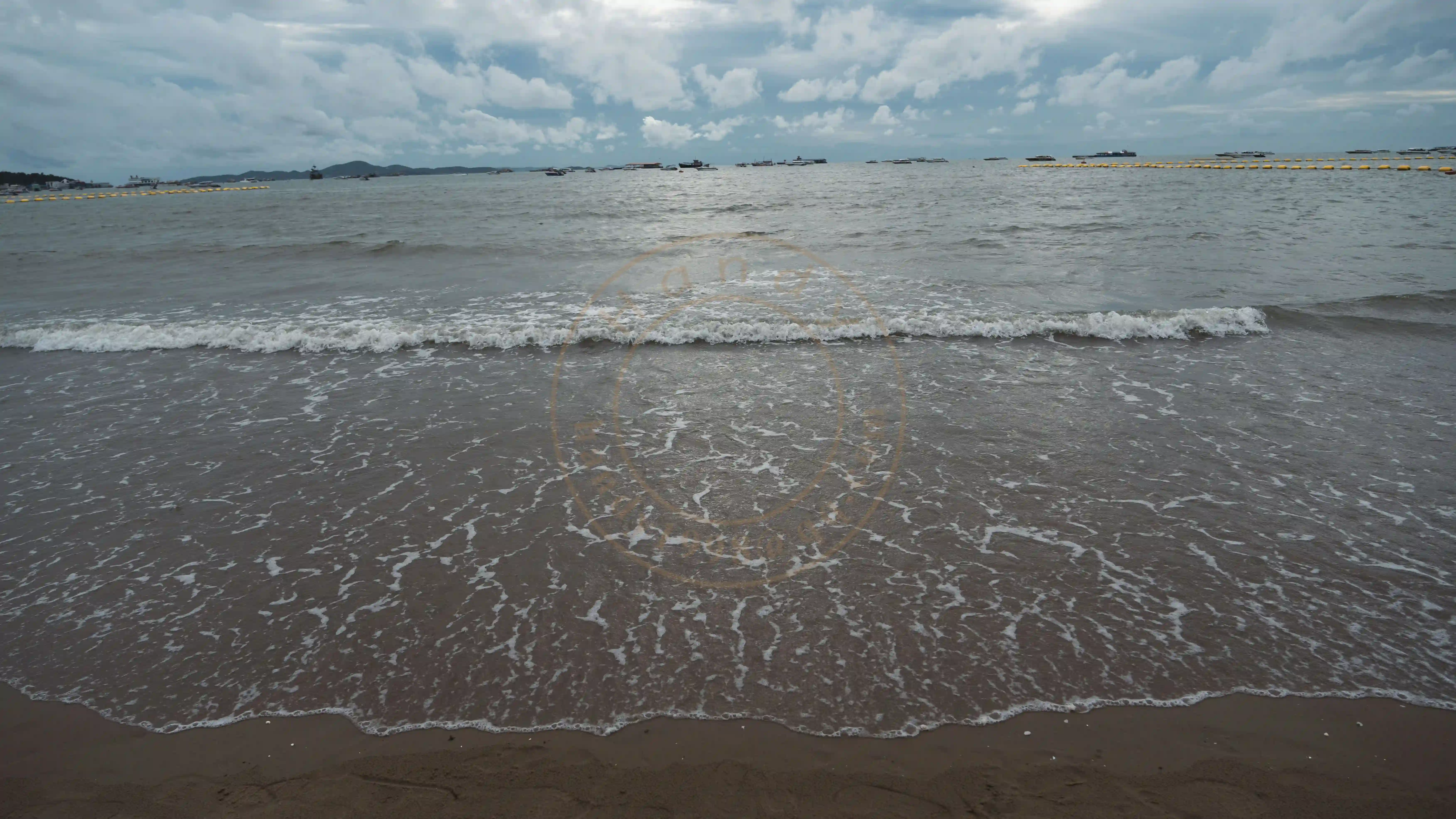 <h2 class='text-xl text-white'></h2>