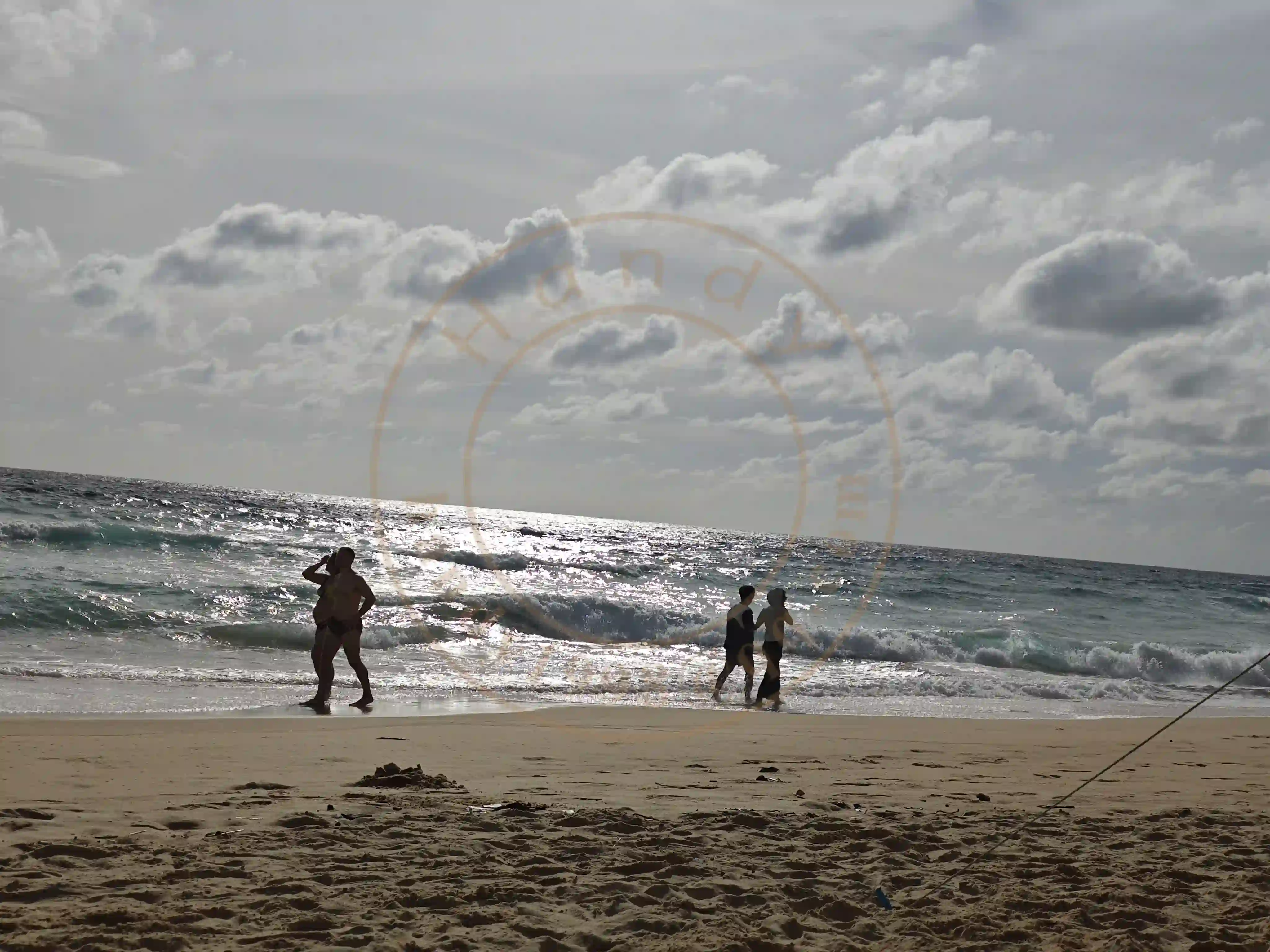 <h2 class='text-xl text-white'></h2>