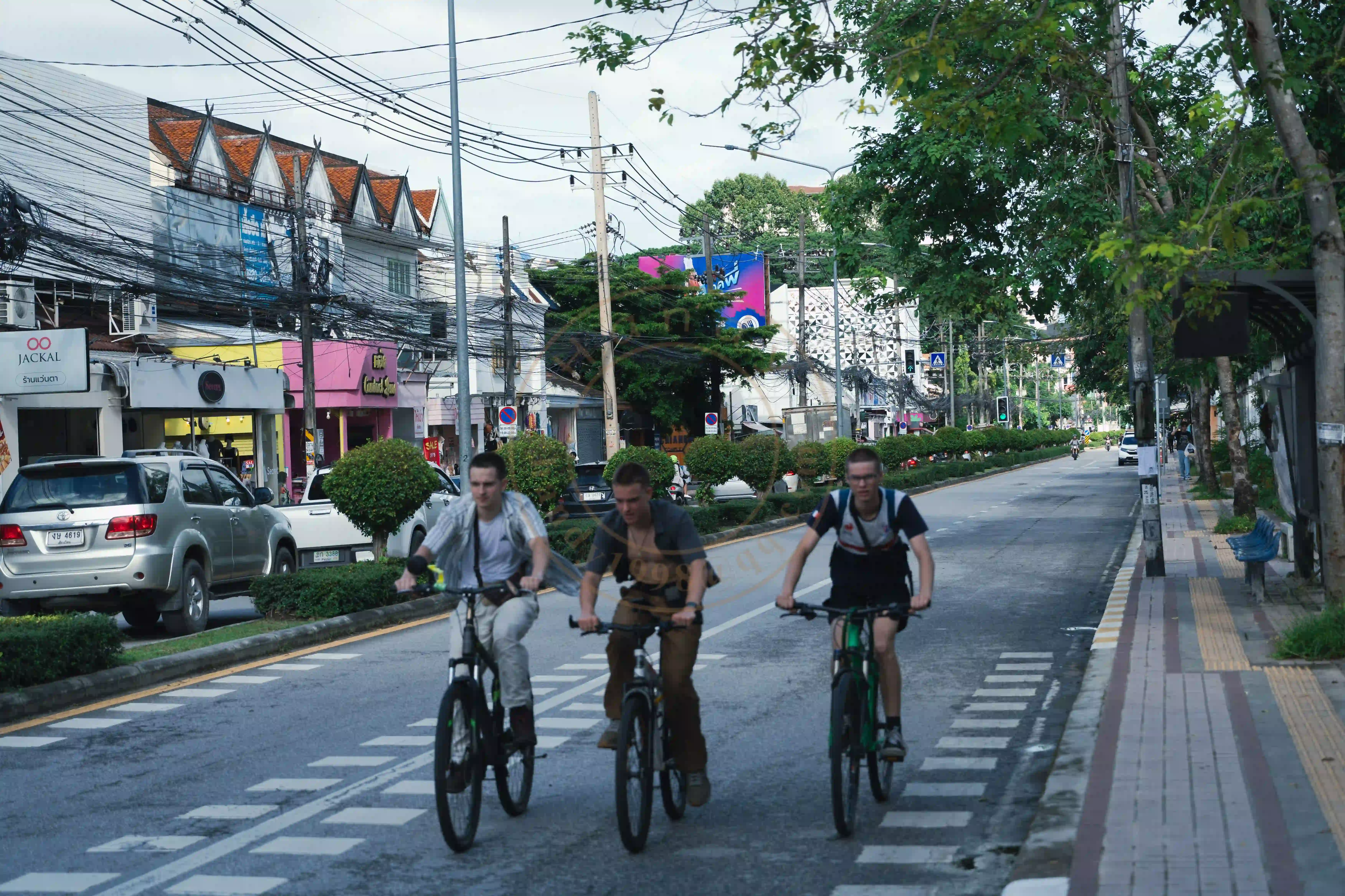 <h2 class='text-xl text-white'></h2>