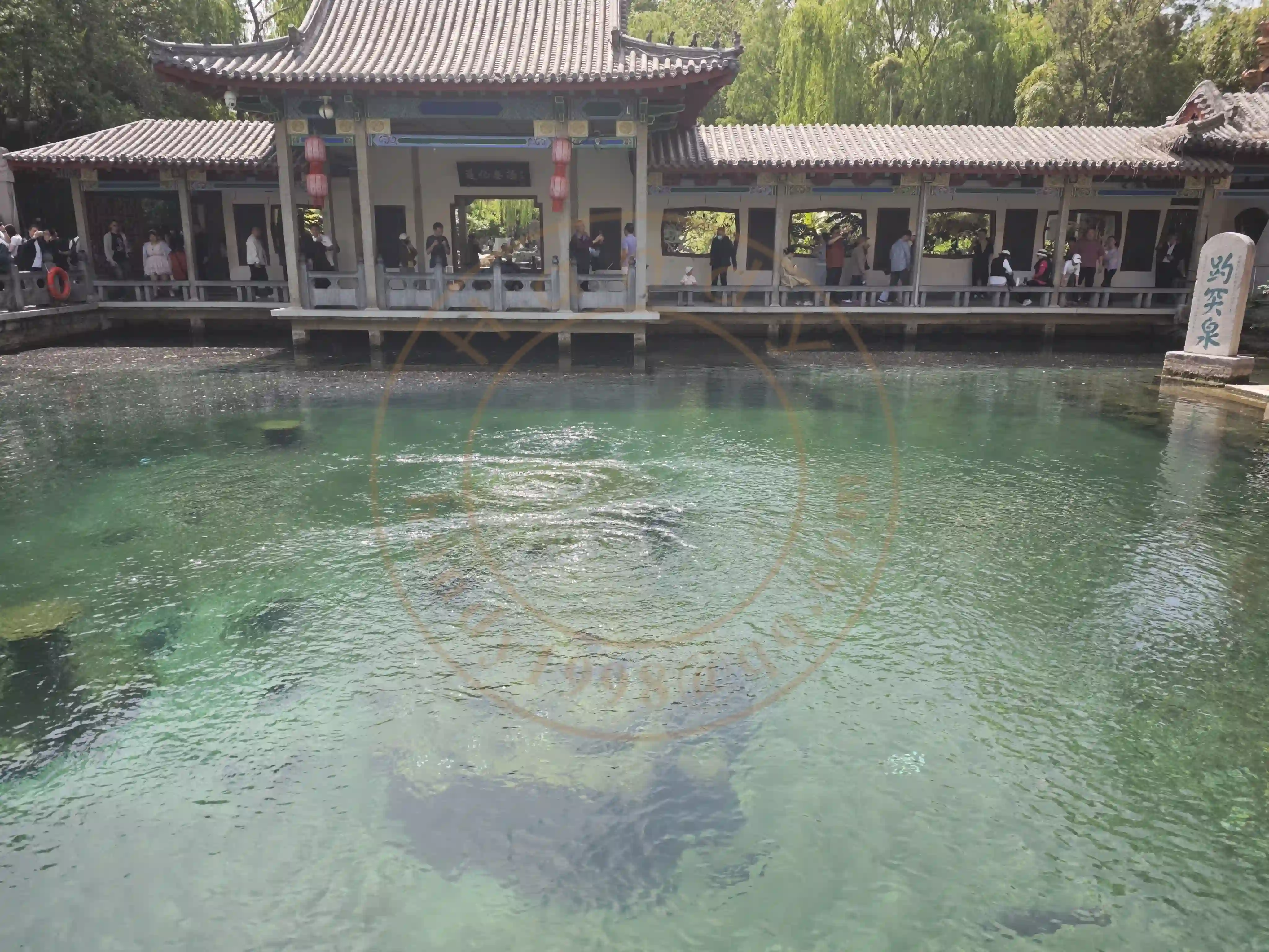 <h2 class='text-xl text-white'></h2>