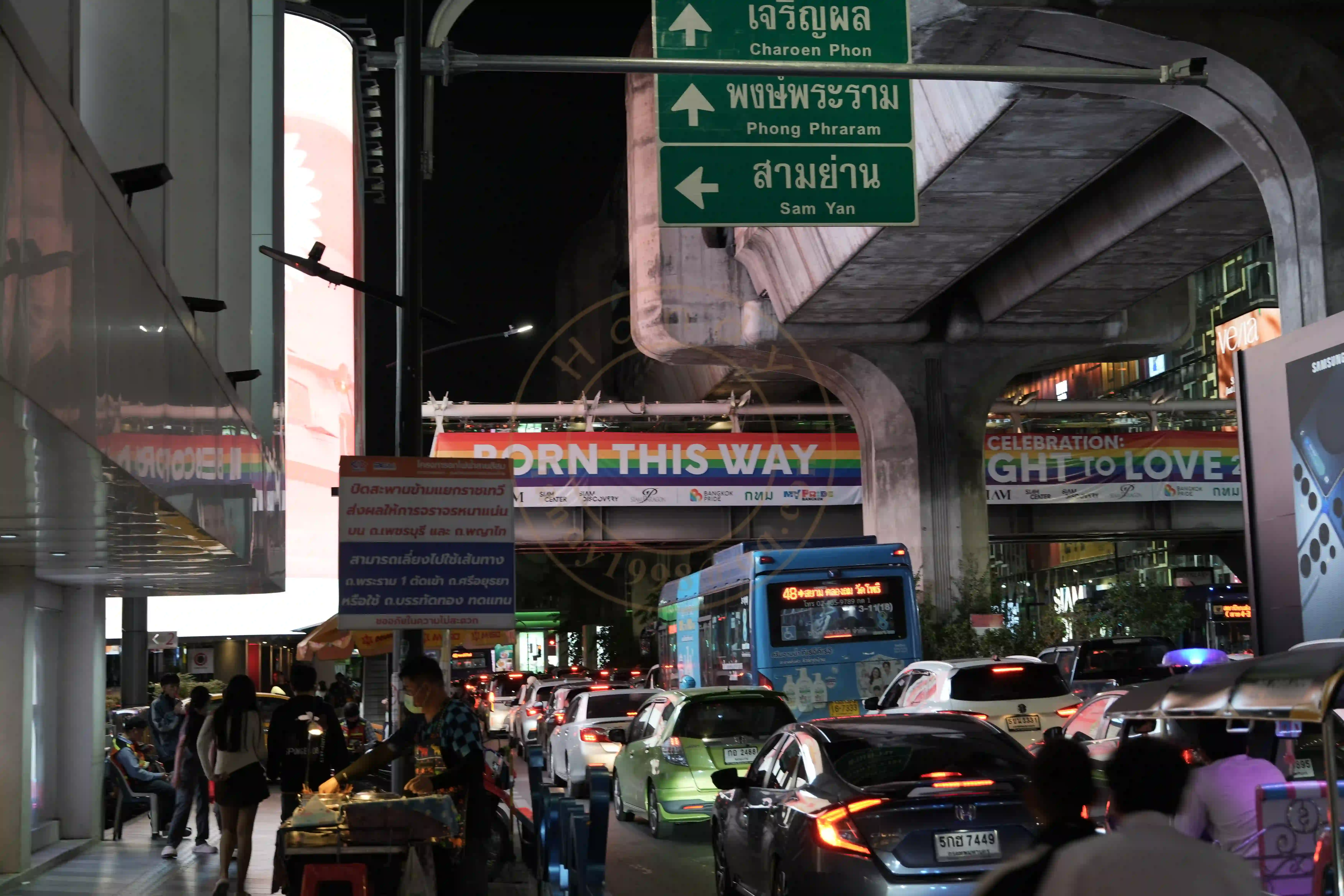 <h2 class='text-xl text-white'></h2>