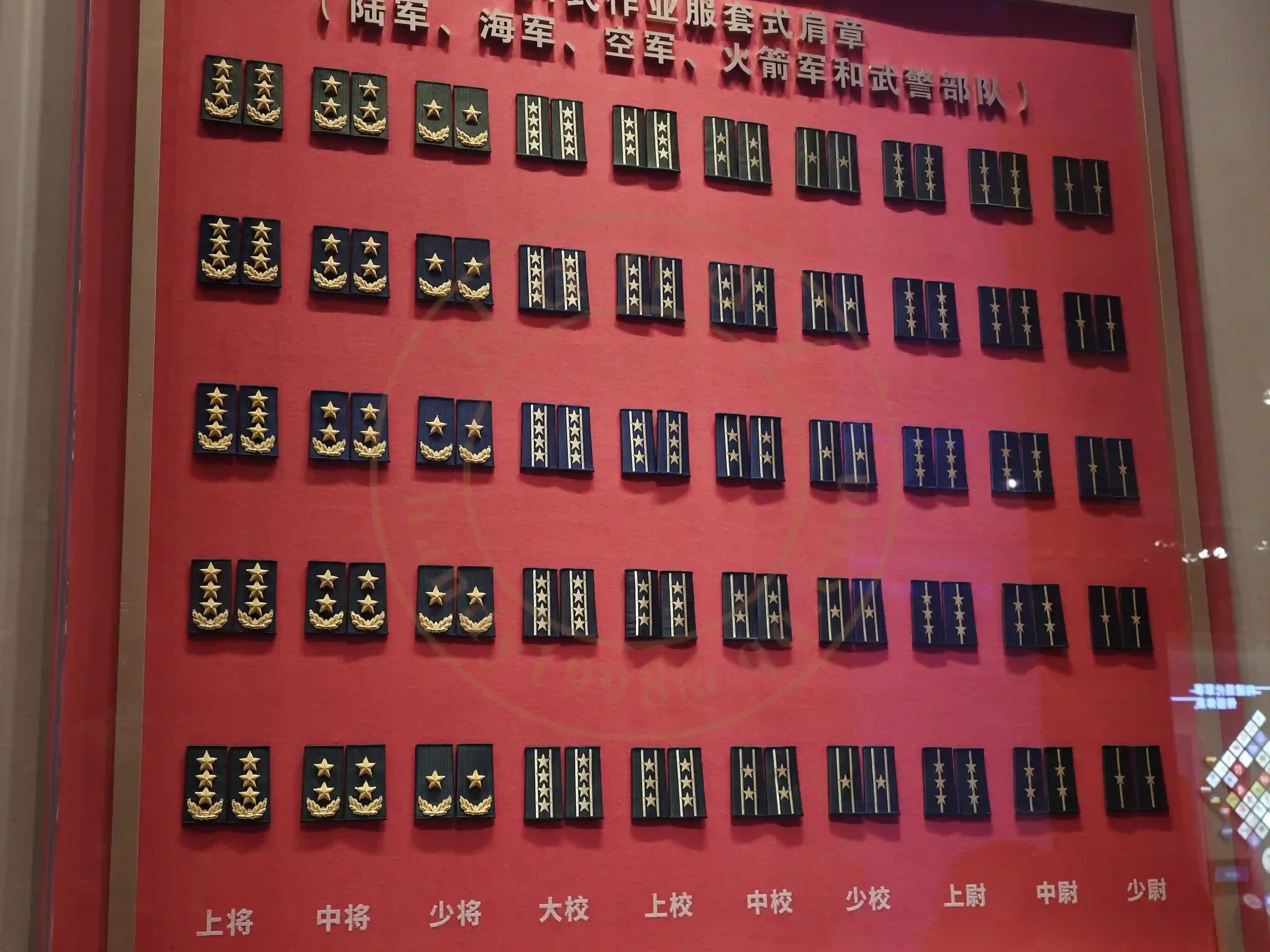 <h2 class='text-xl text-white'></h2>