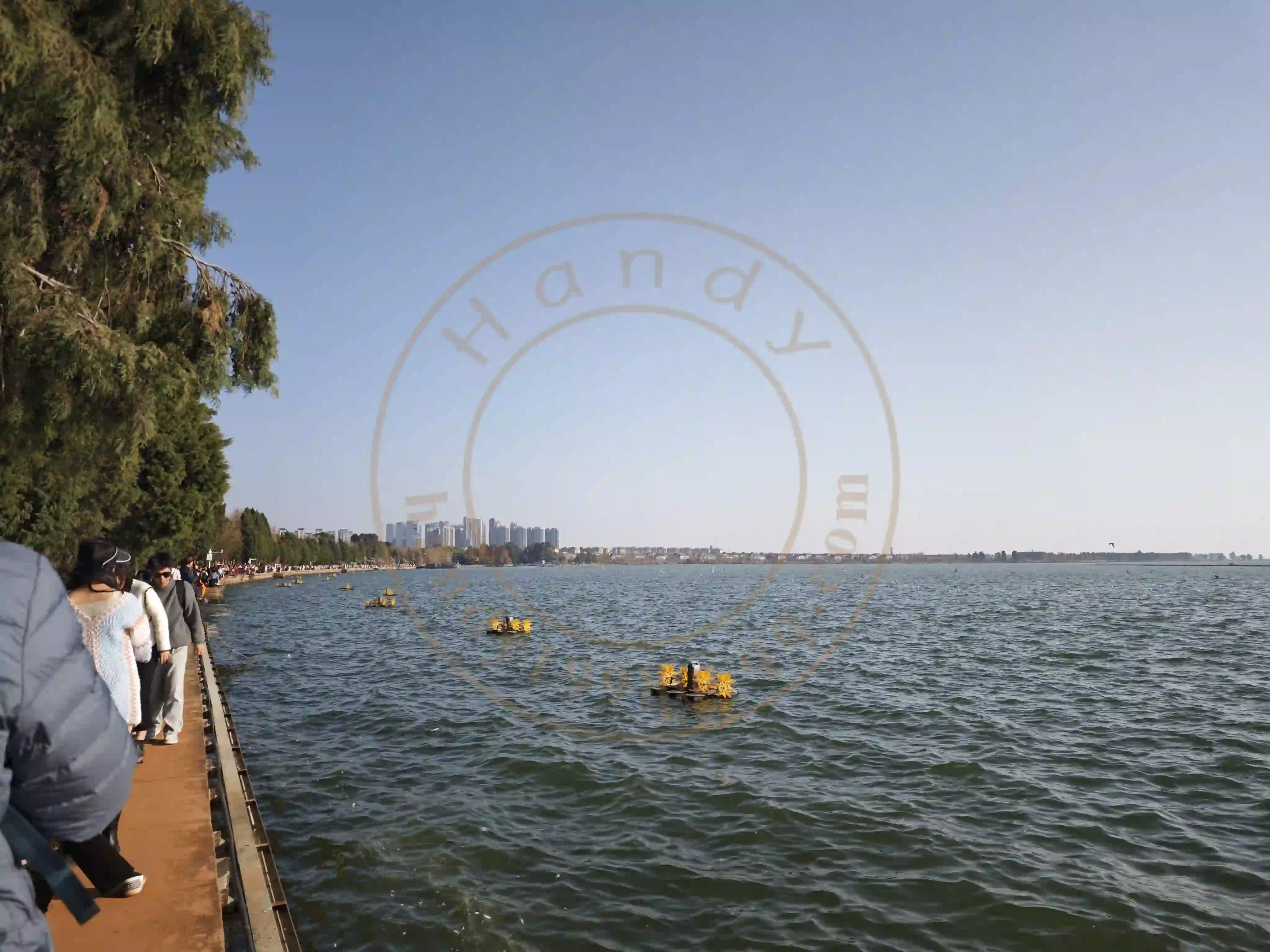 <h2 class='text-xl text-white'></h2>