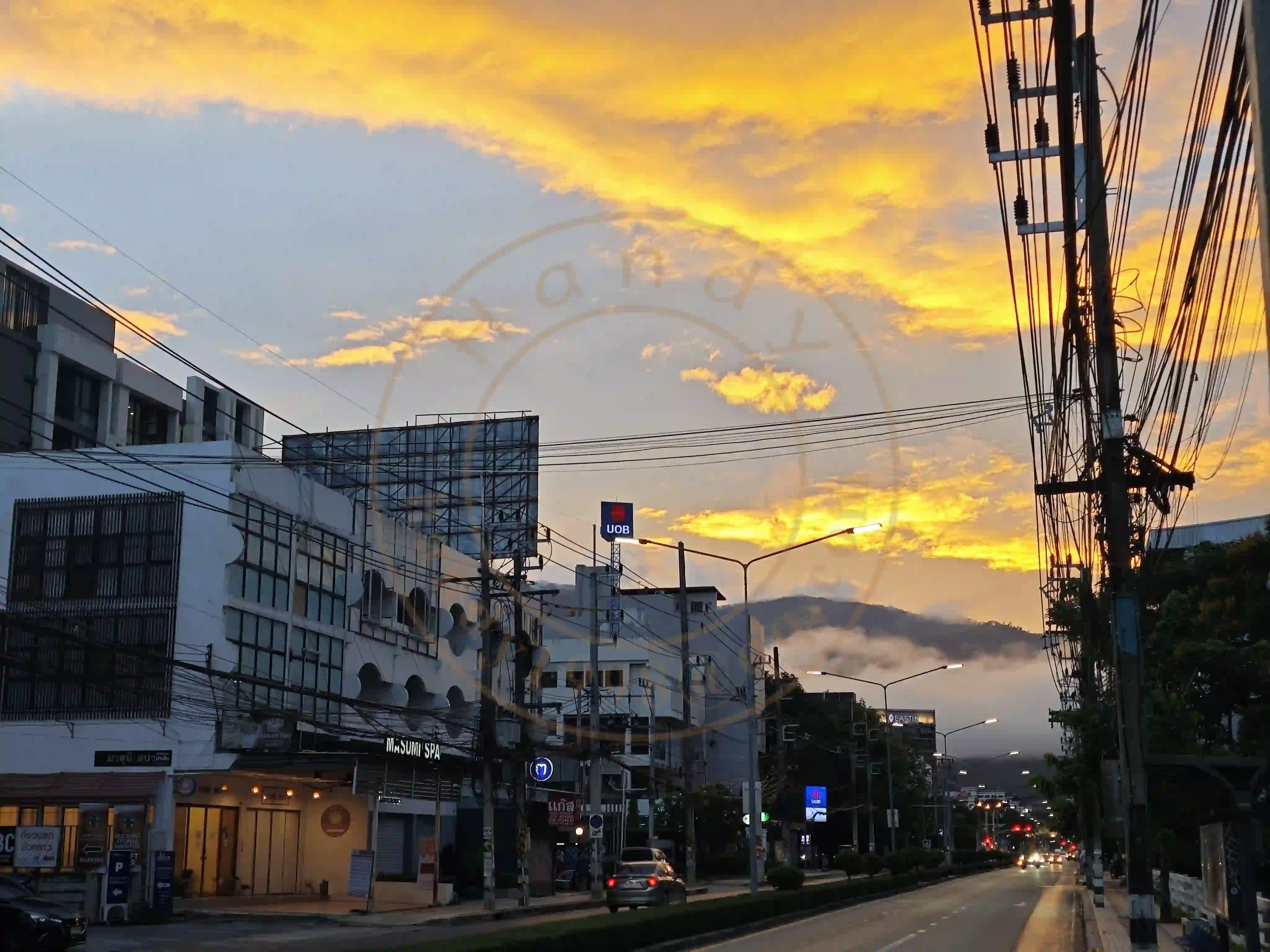 <h2 class='text-xl text-white'></h2>